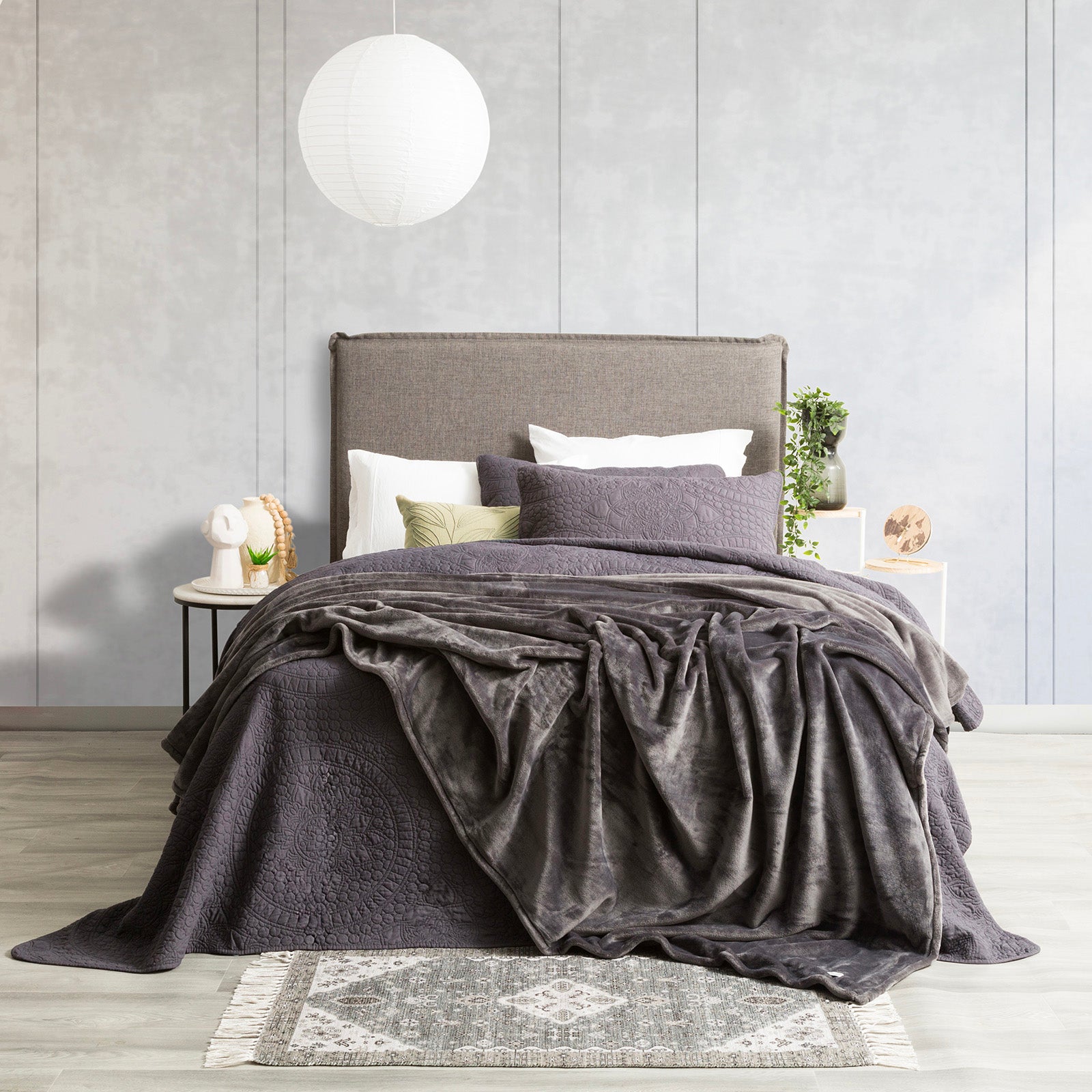 Renee Taylor Plush 380 GSM Ultra Soft Velvet Blanket - GRAPHITE Renee Taylor