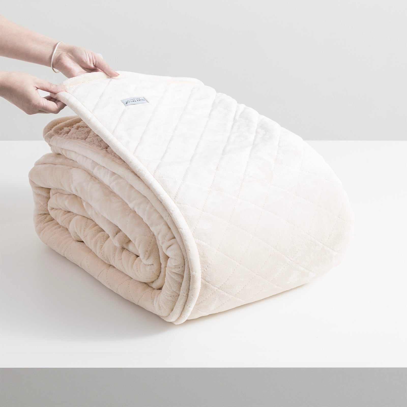 Renee Taylor Heston 480 GSM Ultra Soft Velvet Sherpa Blanket - STONE Renee Taylor