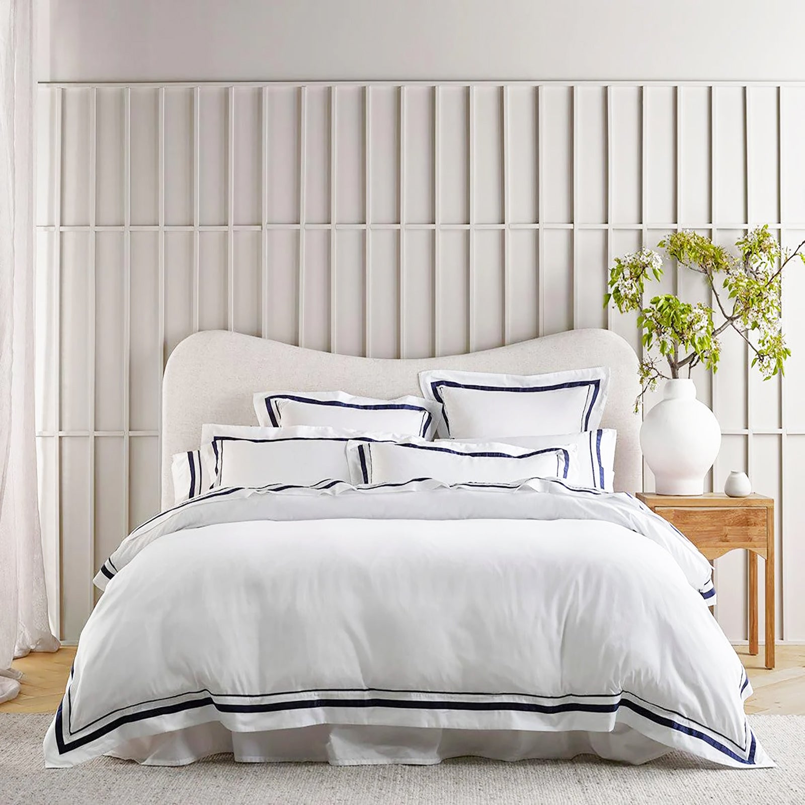 Renee Taylor Cloud 1000 TC Egyptian Cotton Quilt Cover Sets - White Navy Renee Taylor
