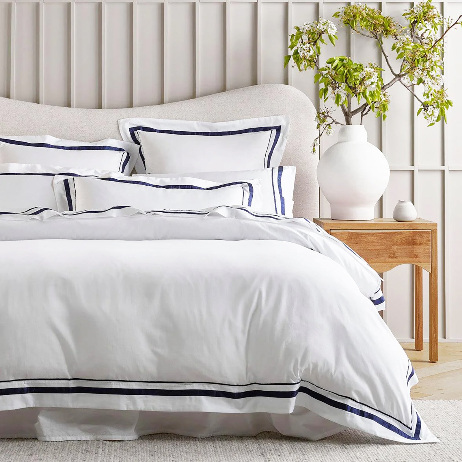 Renee Taylor Cloud 1000 TC Egyptian Cotton Quilt Cover Sets - White Navy Renee Taylor