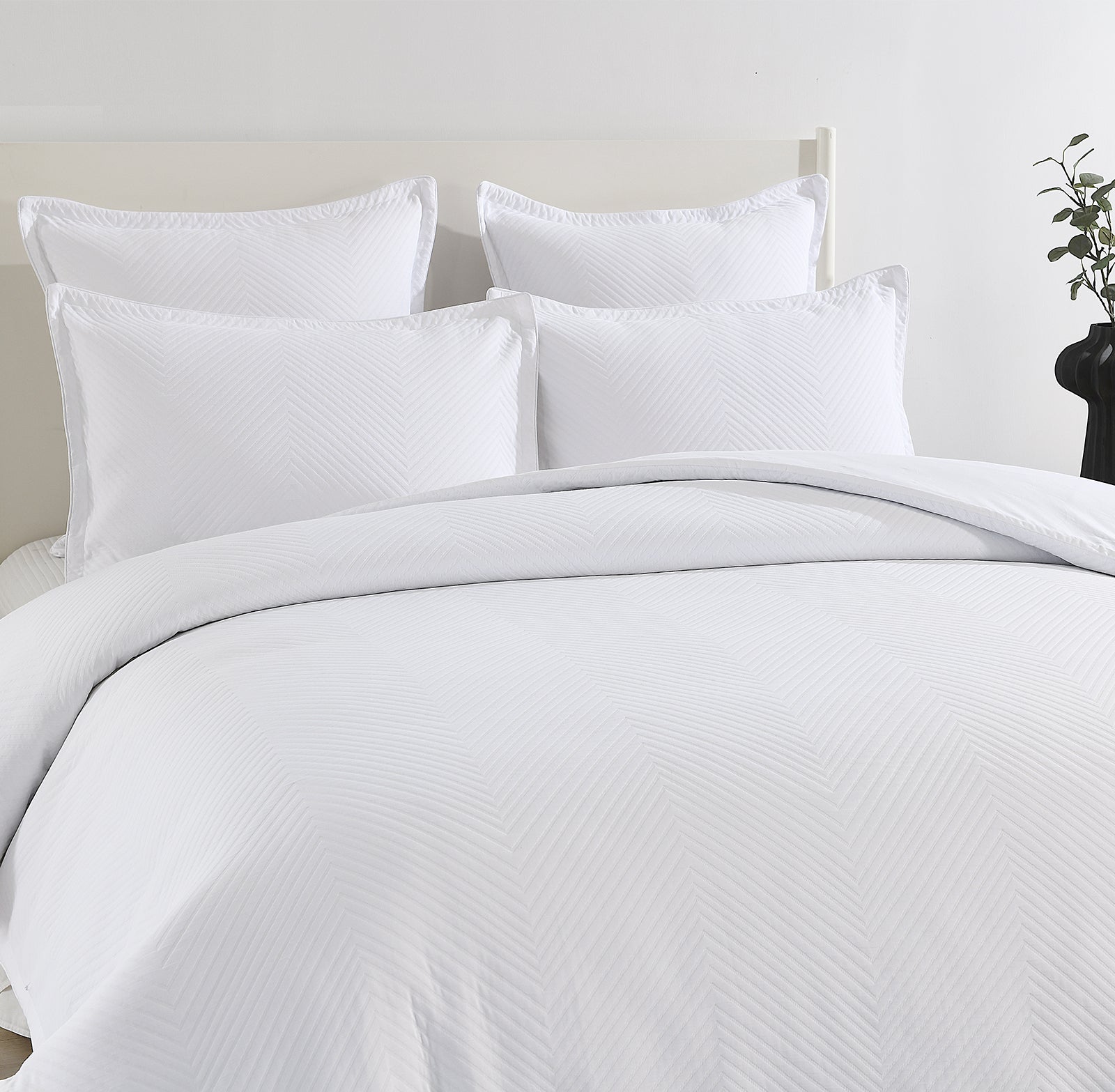 Renee Taylor Atlantis Jacquard Quilt Cover Set - White Renee Taylor