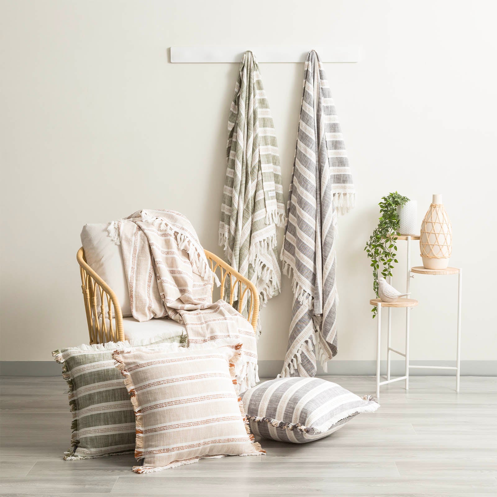 Como Stone Washed Yarn-Dyed Stripe Throw 130 x 170 cms Natural