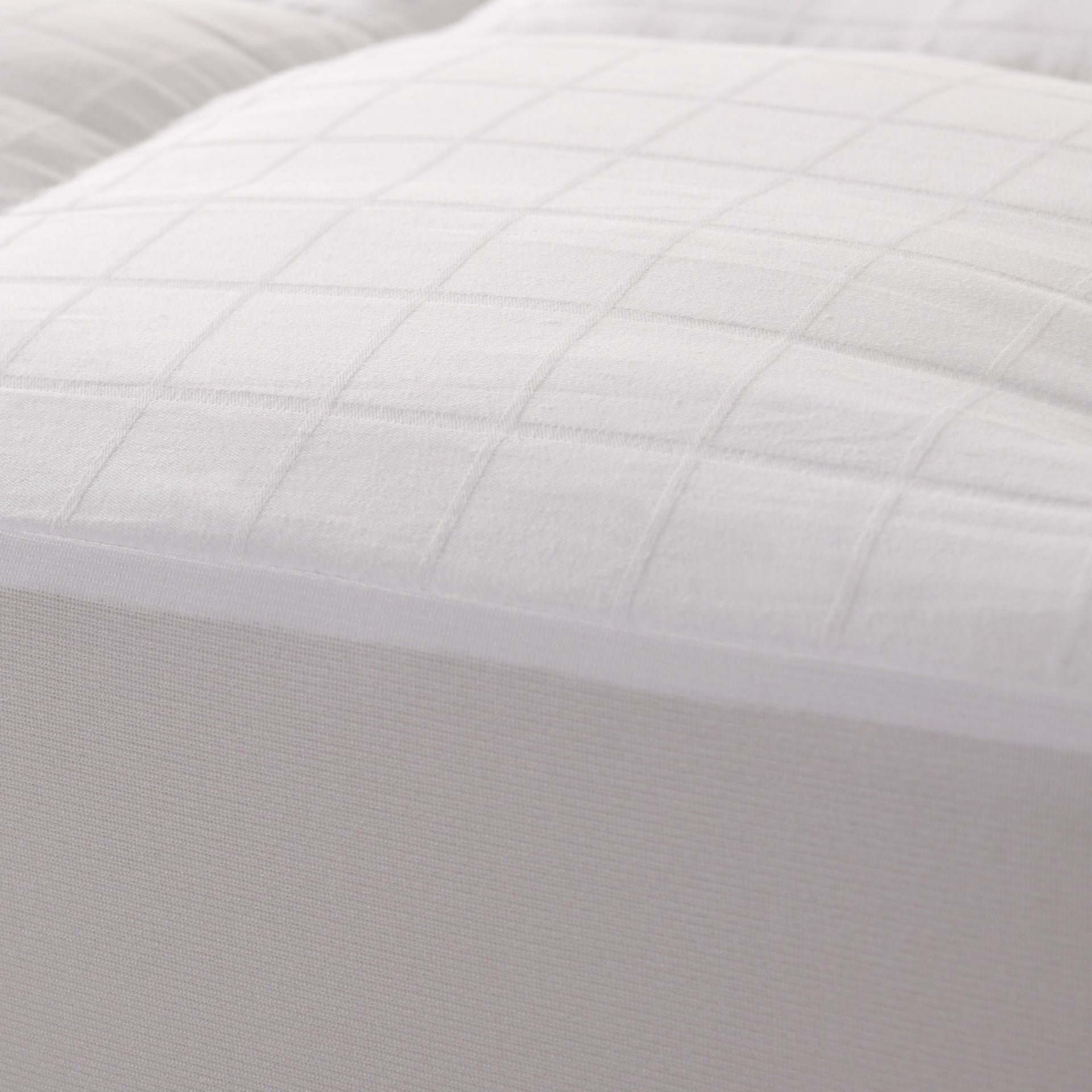 Dreamaker 700Gsm Ball Fibre Mattress Topper