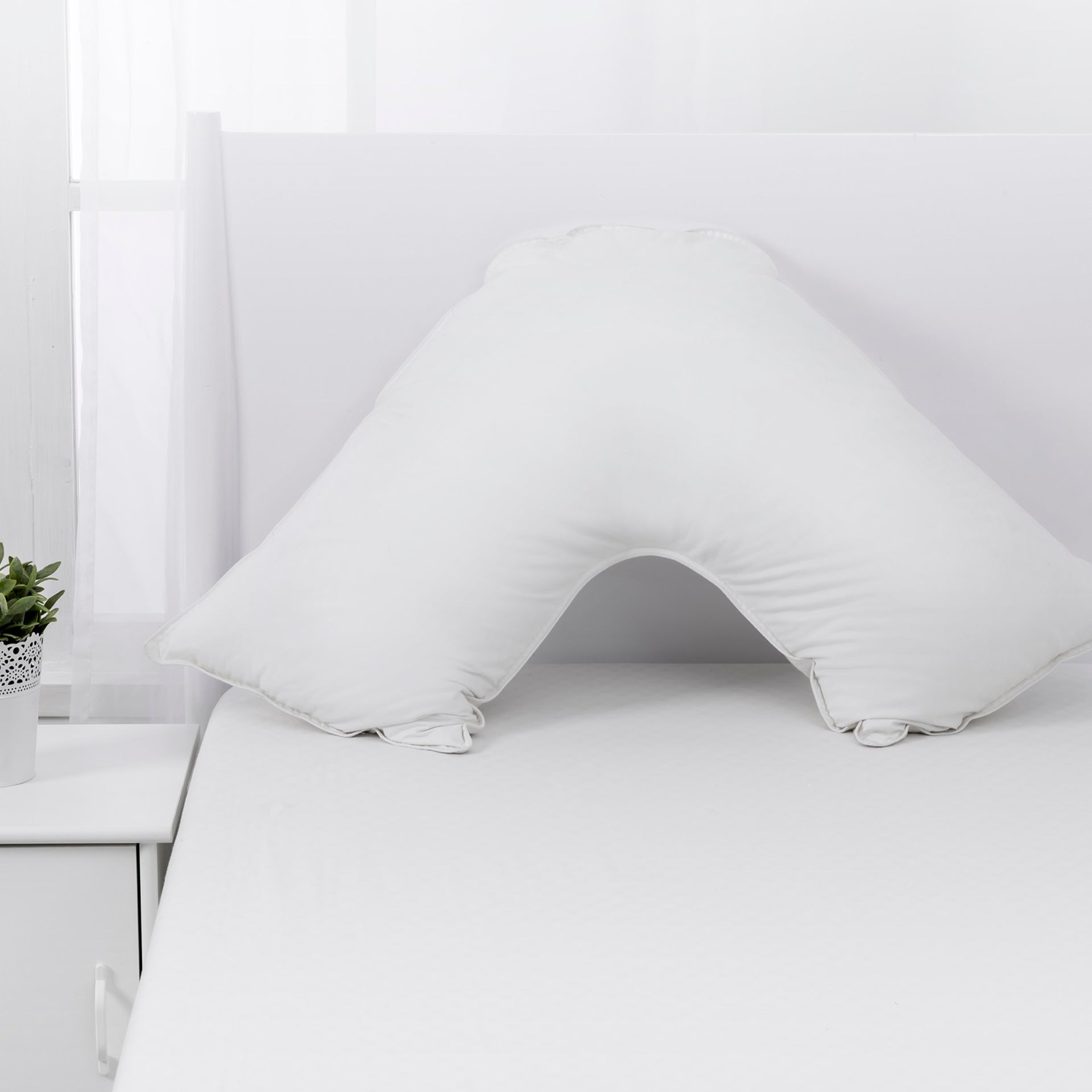 Dreamaker Down Alternative Microfibre V Shape Pillow  78 X 78 Cm