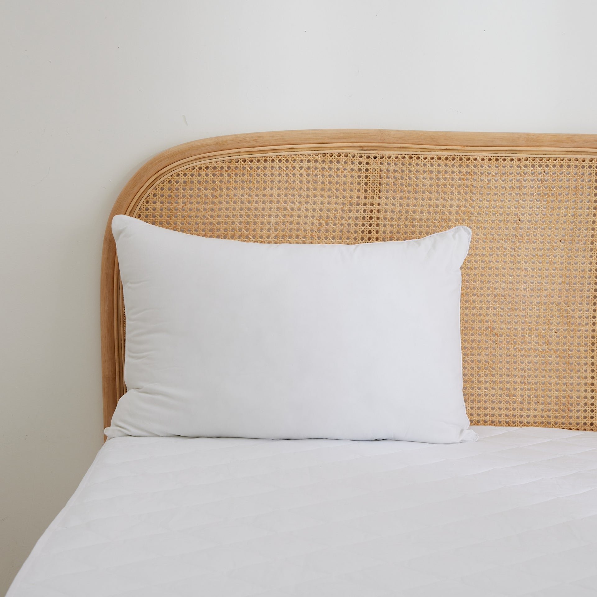 Dreamaker Down Alternative Microfibre Standard Pillow  48 X 73 Cm