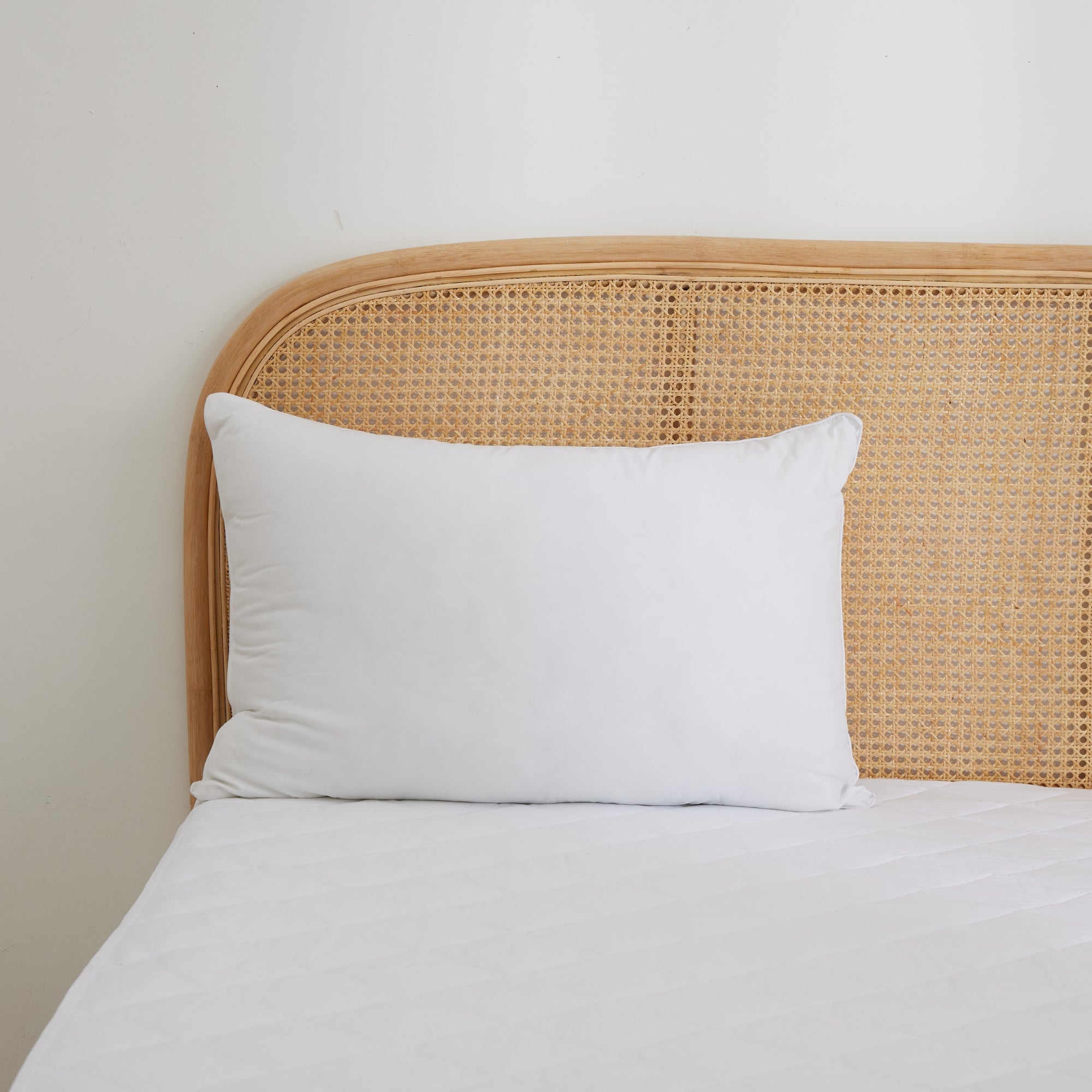Dreamaker Down Alternative Microfibre Standard Pillow  48 X 73 Cm