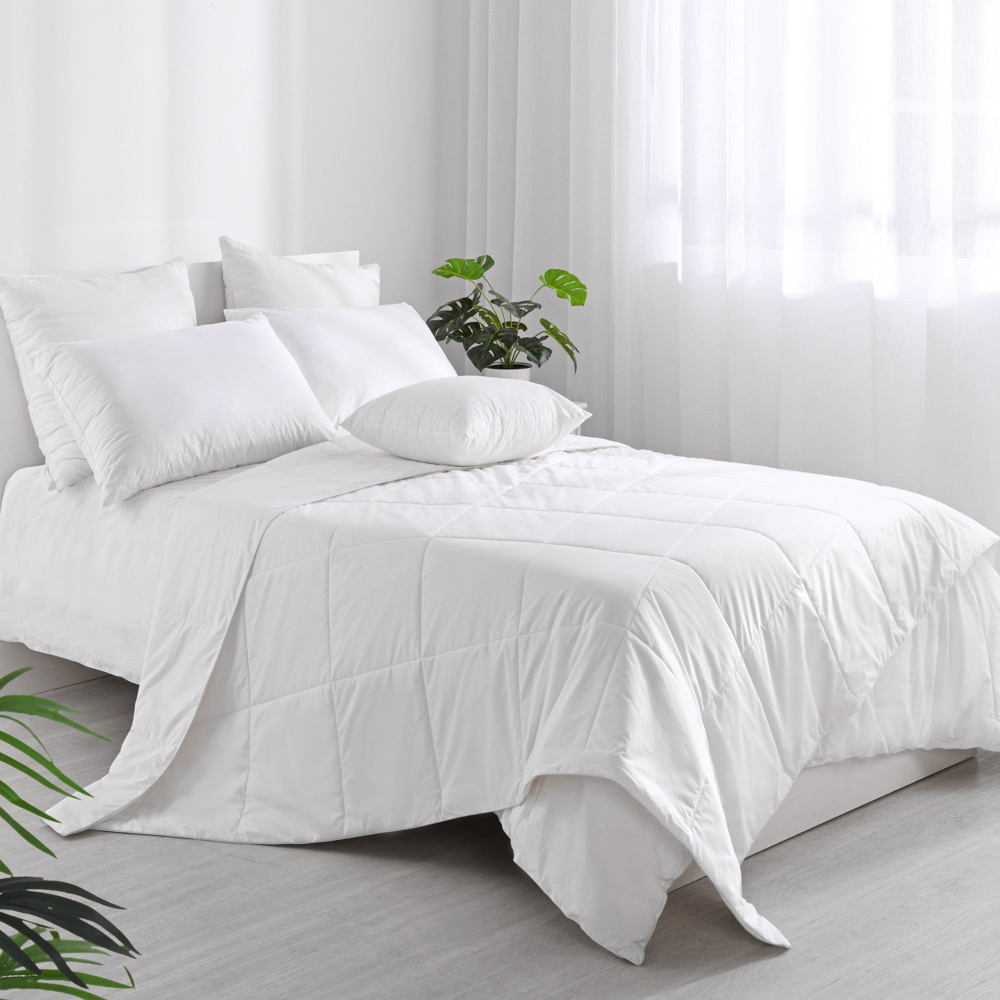 Dreamaker 250Gsm Lightweight Australian Wool Quilt White
