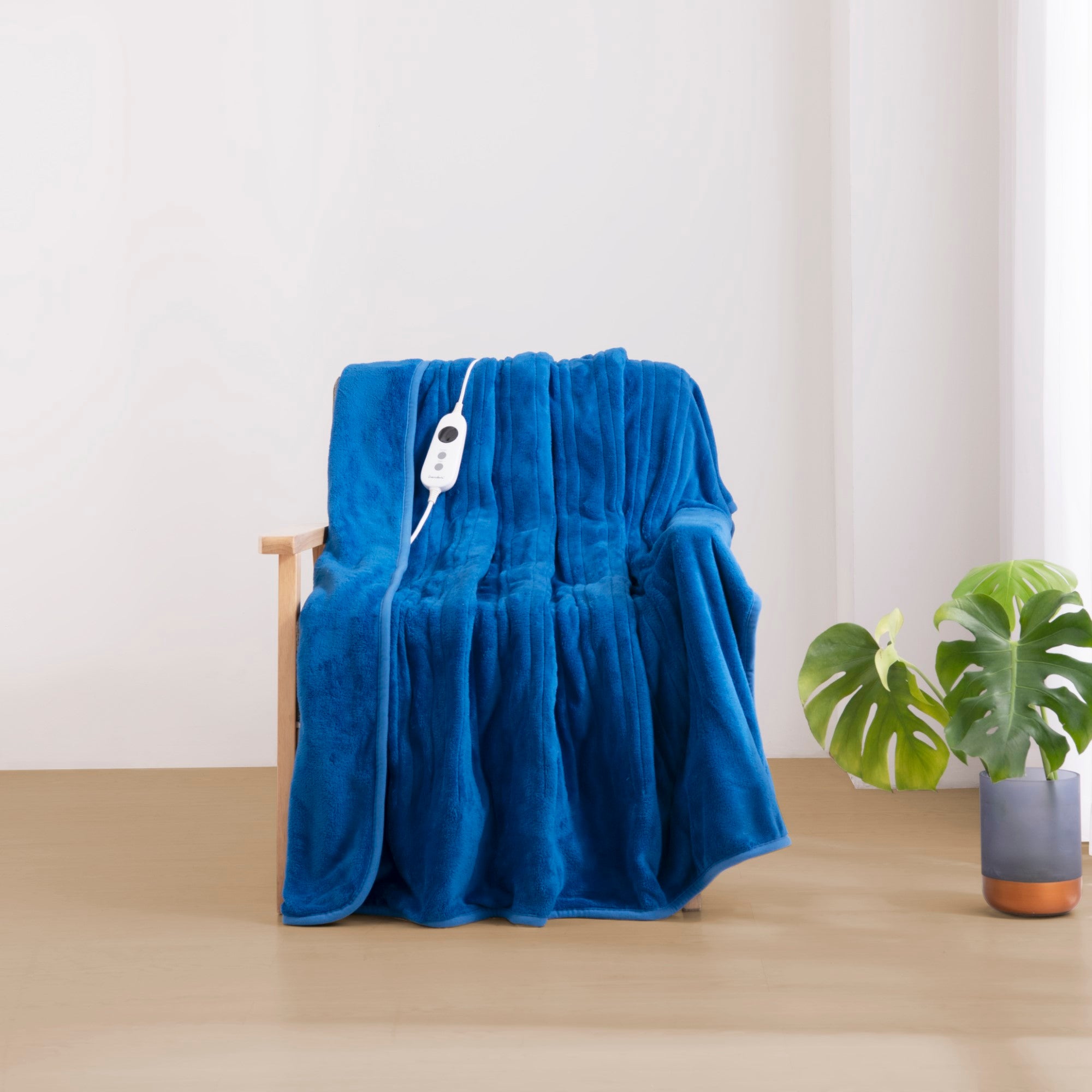 Dreamaker Ston Coral Fleece Heated Throw Classic Blue 130X160Cm
