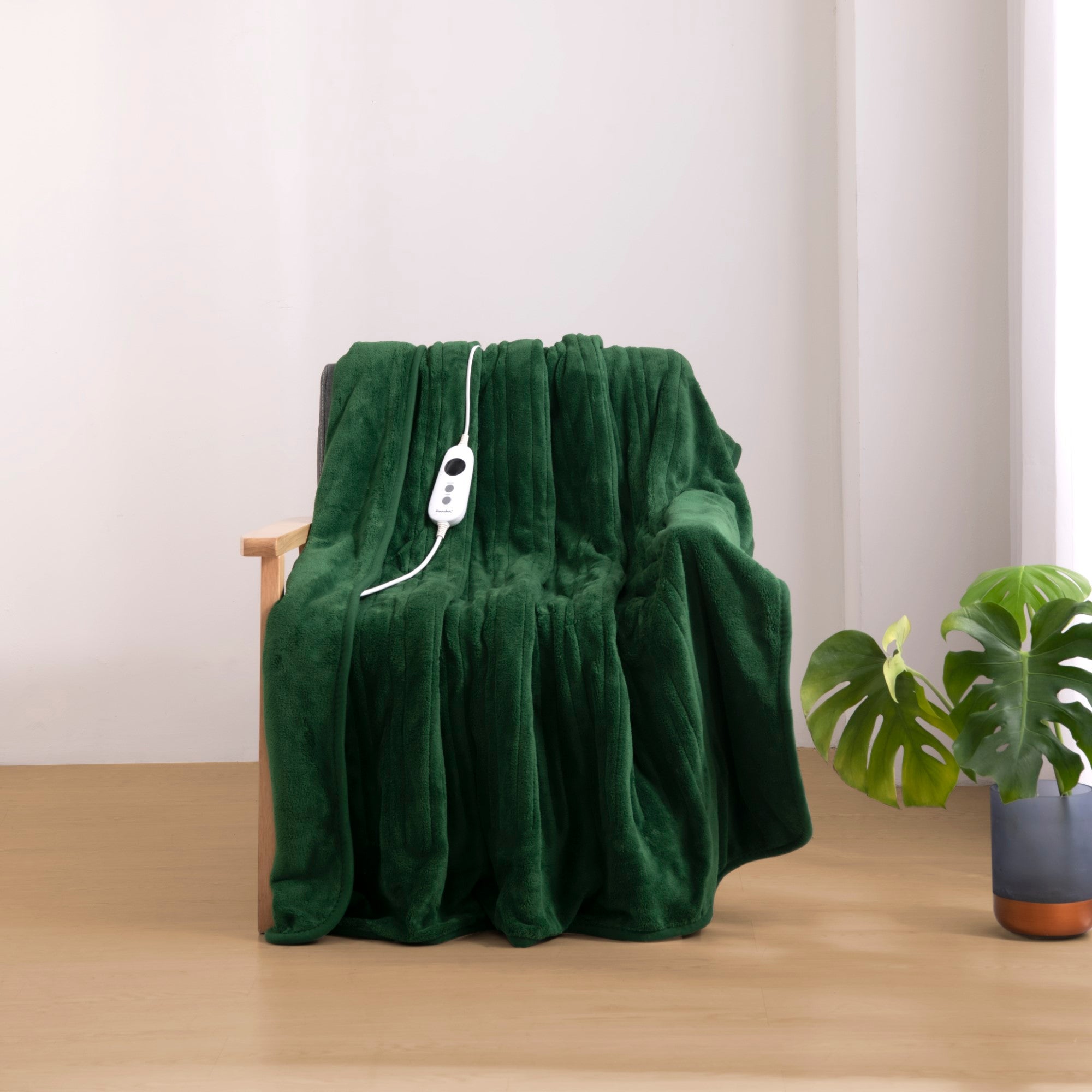 Dreamaker Ston Coral Fleece Heated Throw Eden Green 130X160Cm