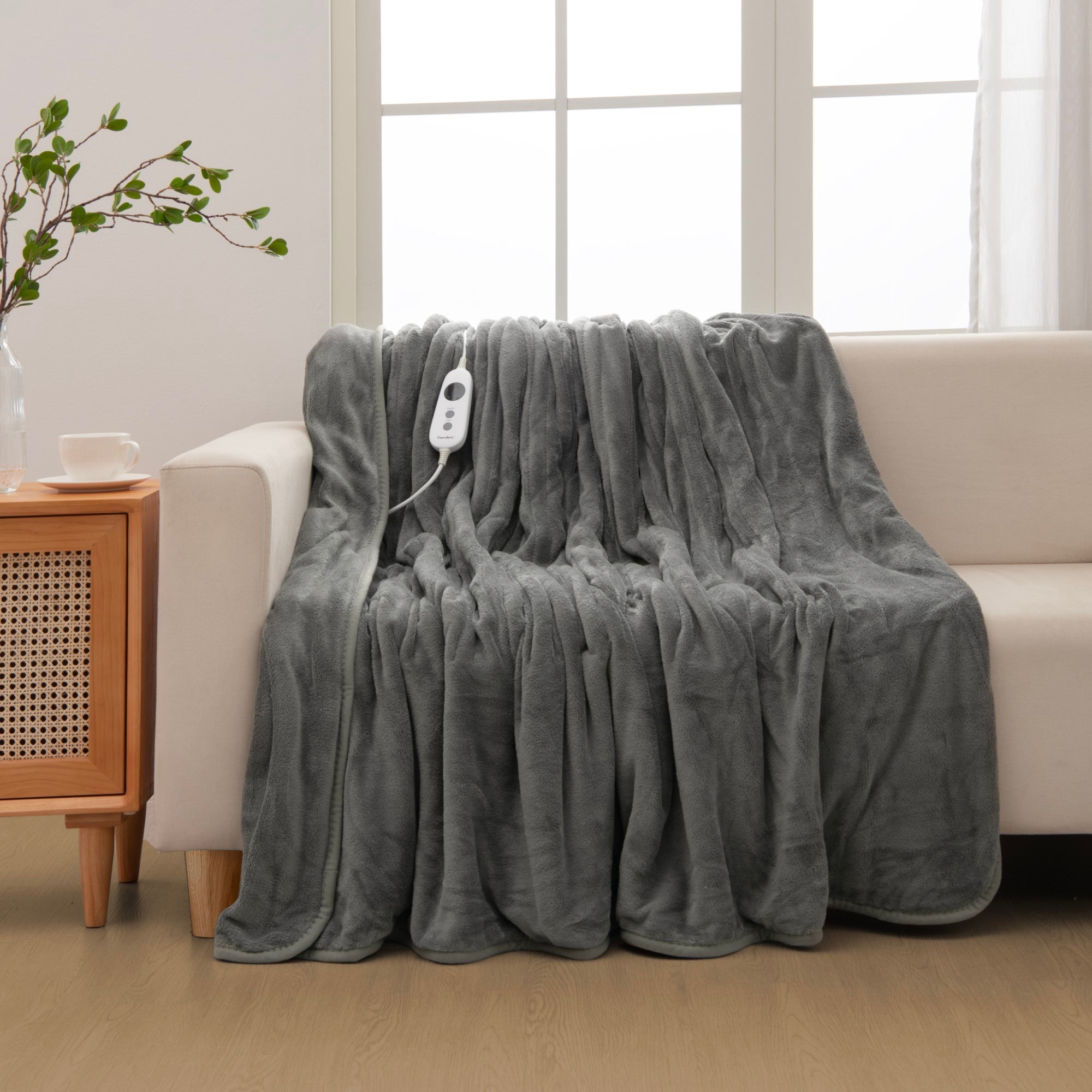 Dreamaker Ston Coral Fleece Heated Throw Silver 180X200Cm