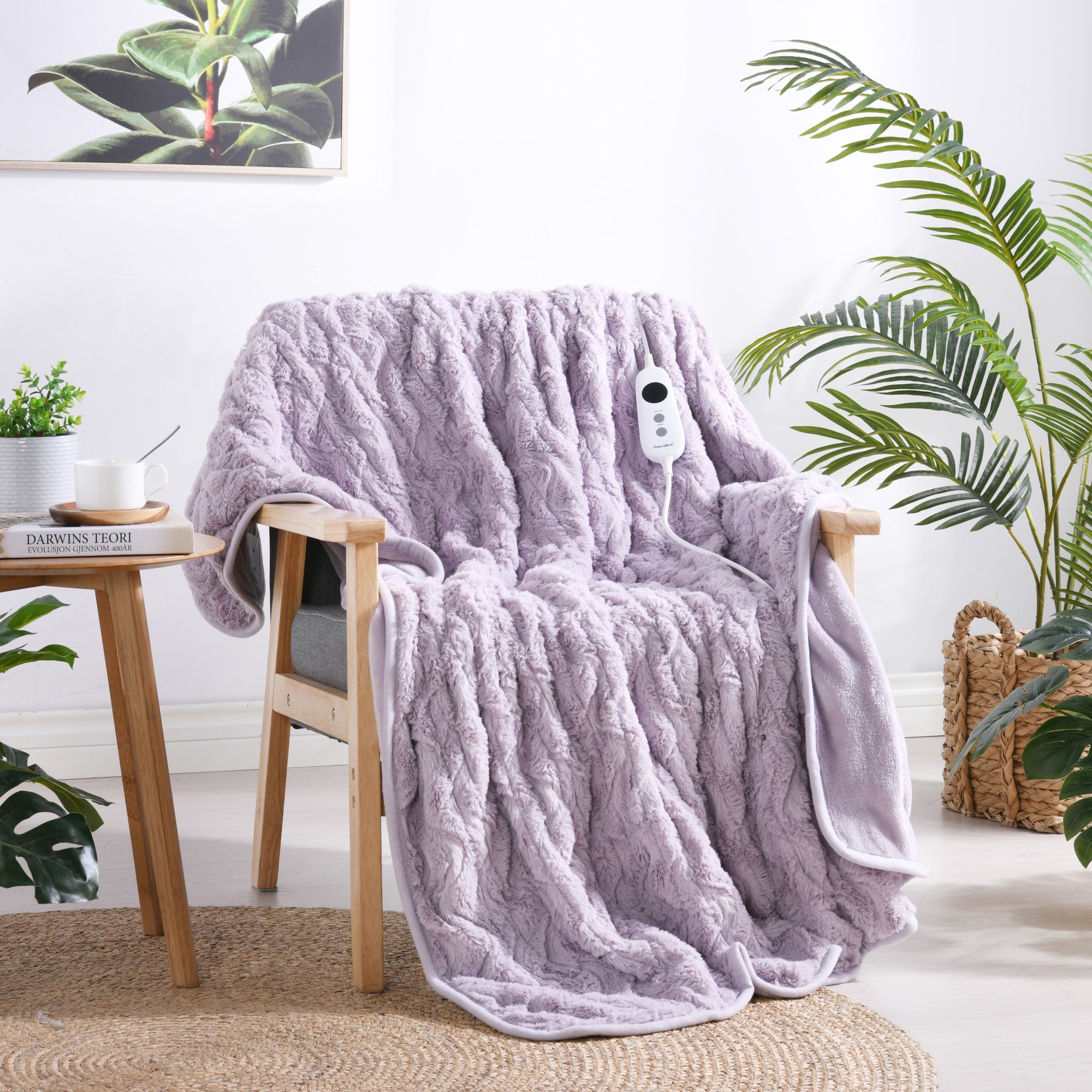 Dreamaker Felix 500Gsm Faux Fur Heated Throw Lavender 130X160Cm