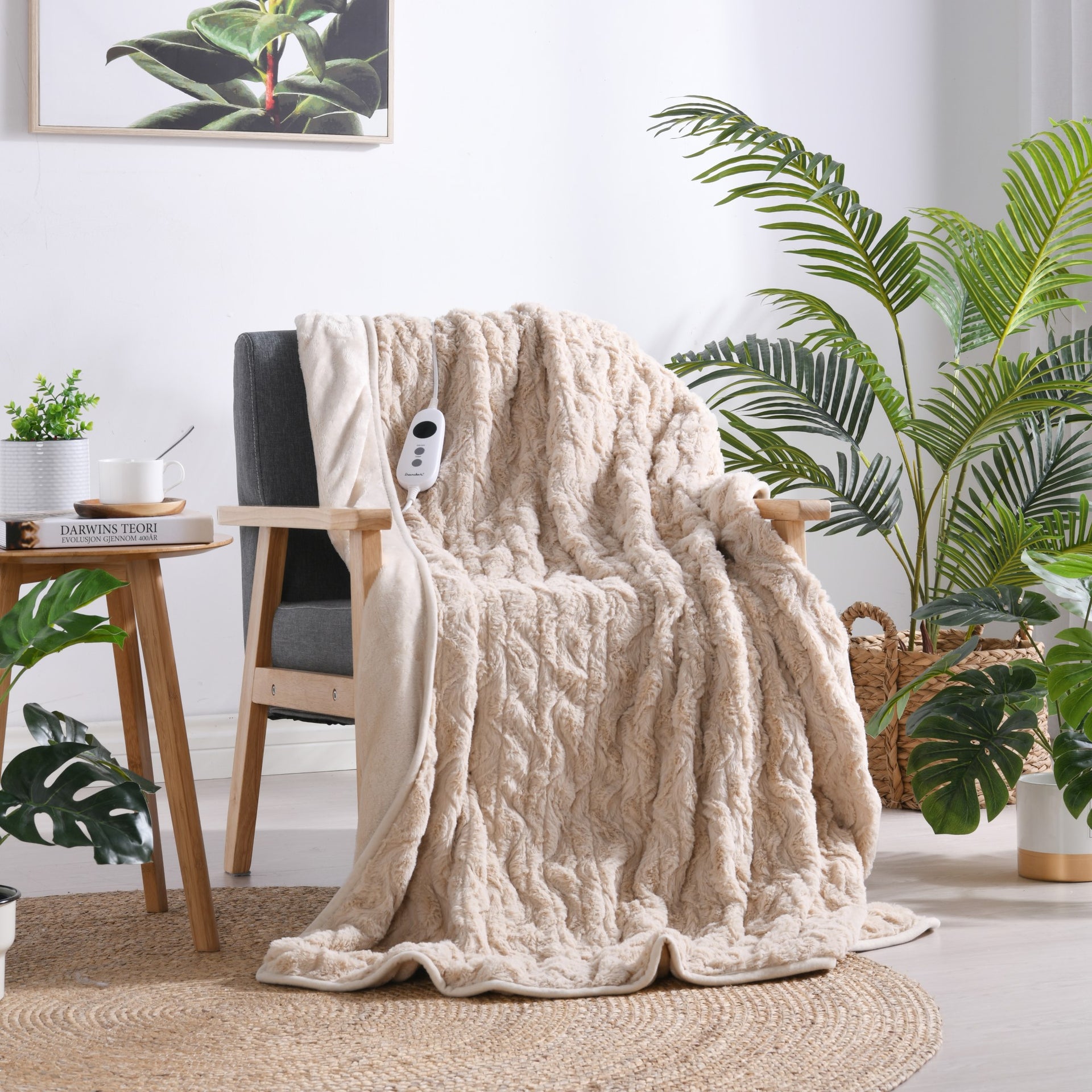Dreamaker Felix 500Gsm Faux Fur Heated Throw Natural 130X160Cm