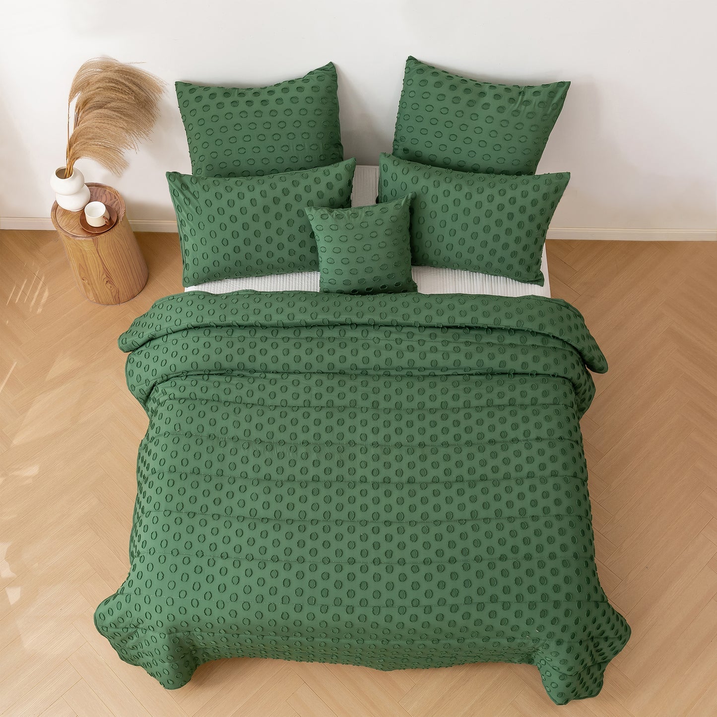 Dreamaker Haven Spot 6 Piece Comforter Set Eden