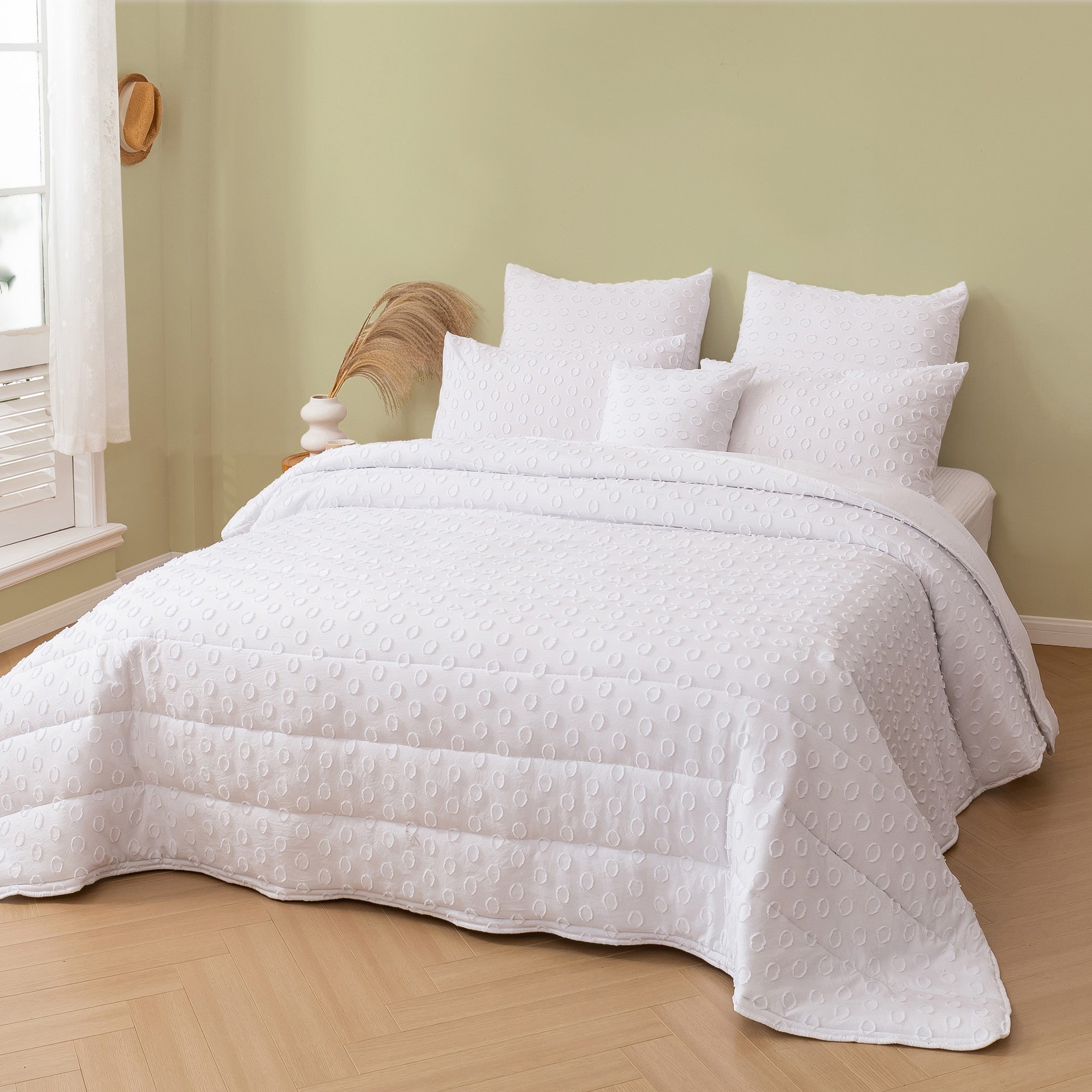 Dreamaker Haven Spot 6 Piece Comforter Set White