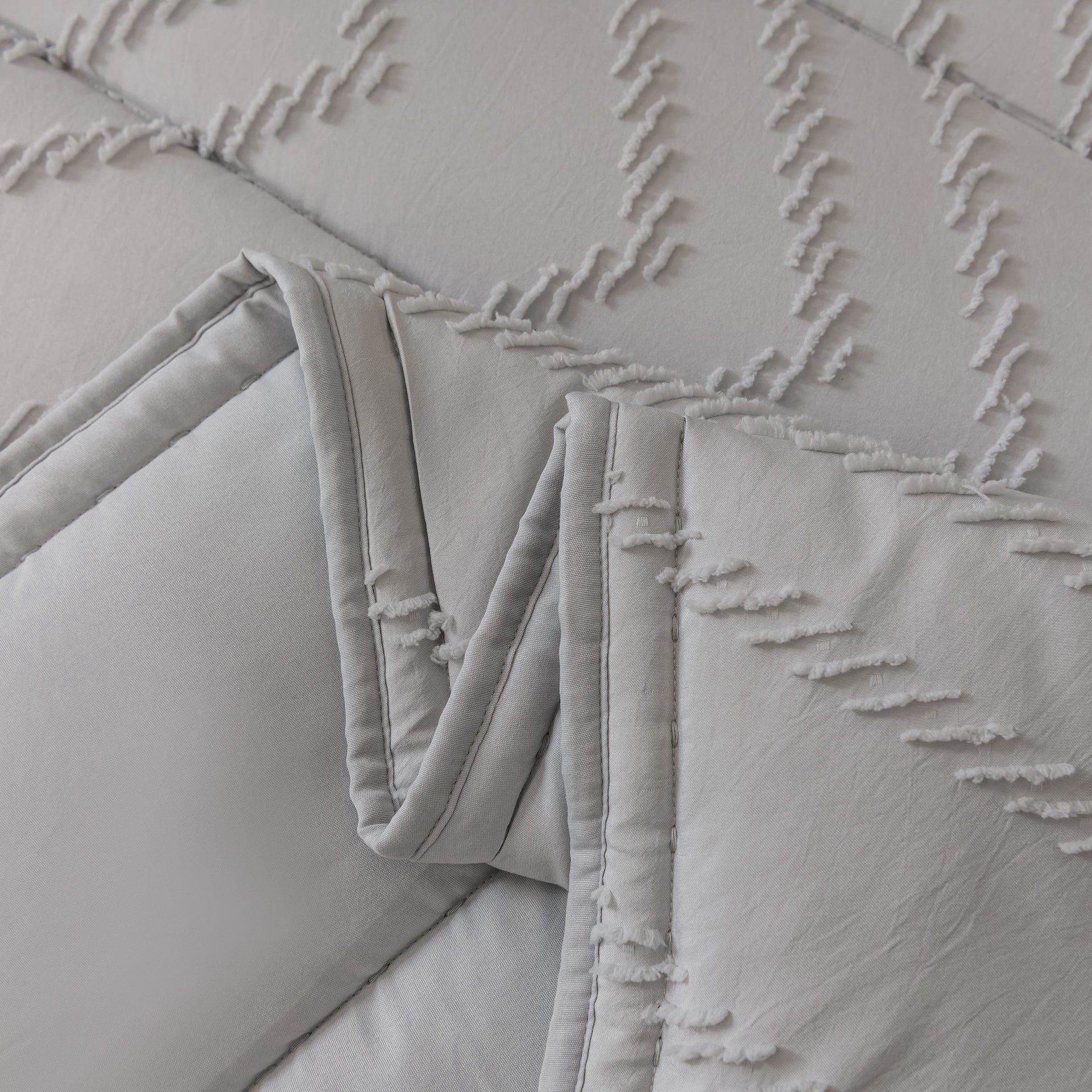 Dreamaker Lennox Chevron 6 Piece Comforter Set Silver