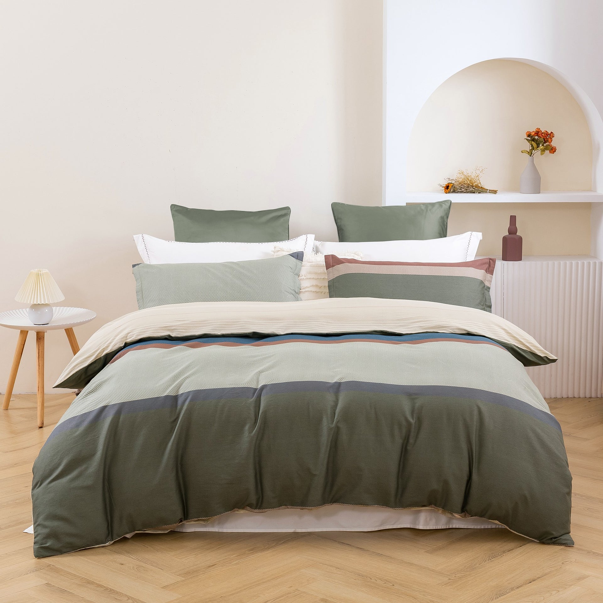 Dreamaker Canyoncotton Reversible Quilt Cover Set