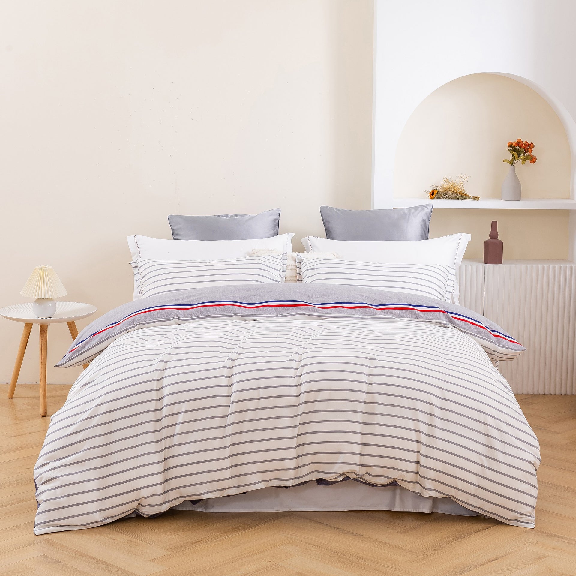 Dreamaker Tommycotton Reversible Quilt Cover Set