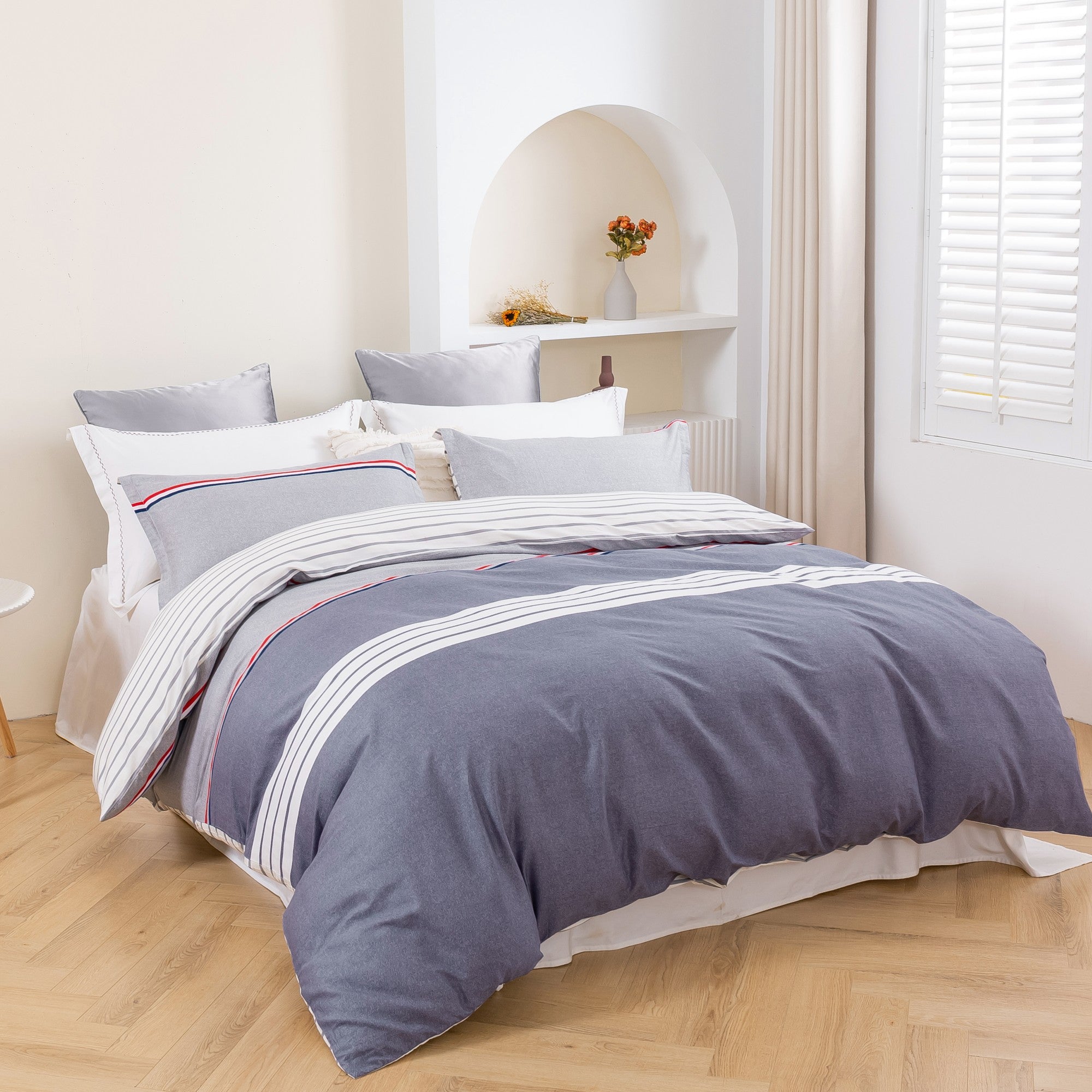 Dreamaker Tommycotton Reversible Quilt Cover Set
