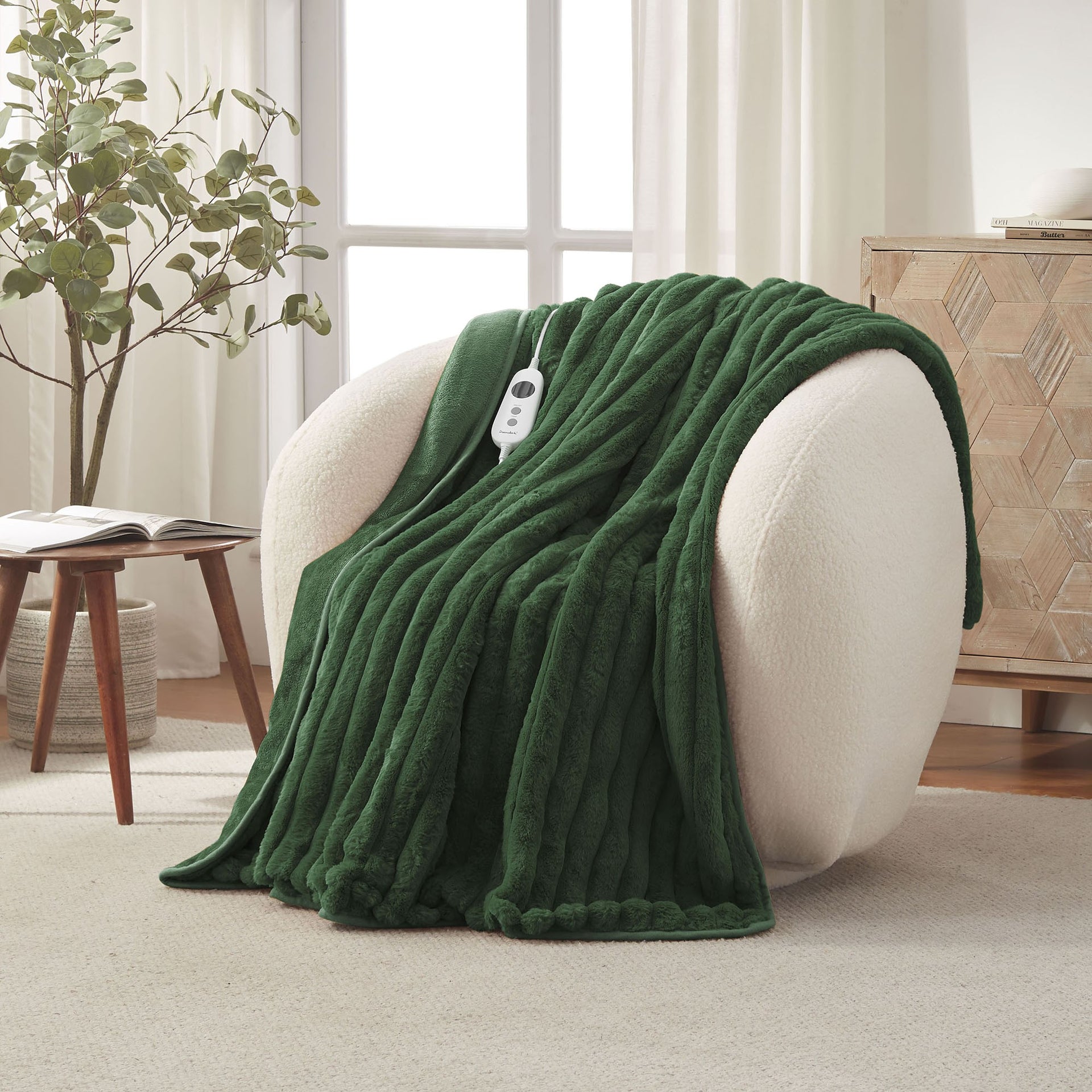 Dreamaker Cirra Chunky Embossed Fleece Heated Throw Emerald Green 130X160Cm