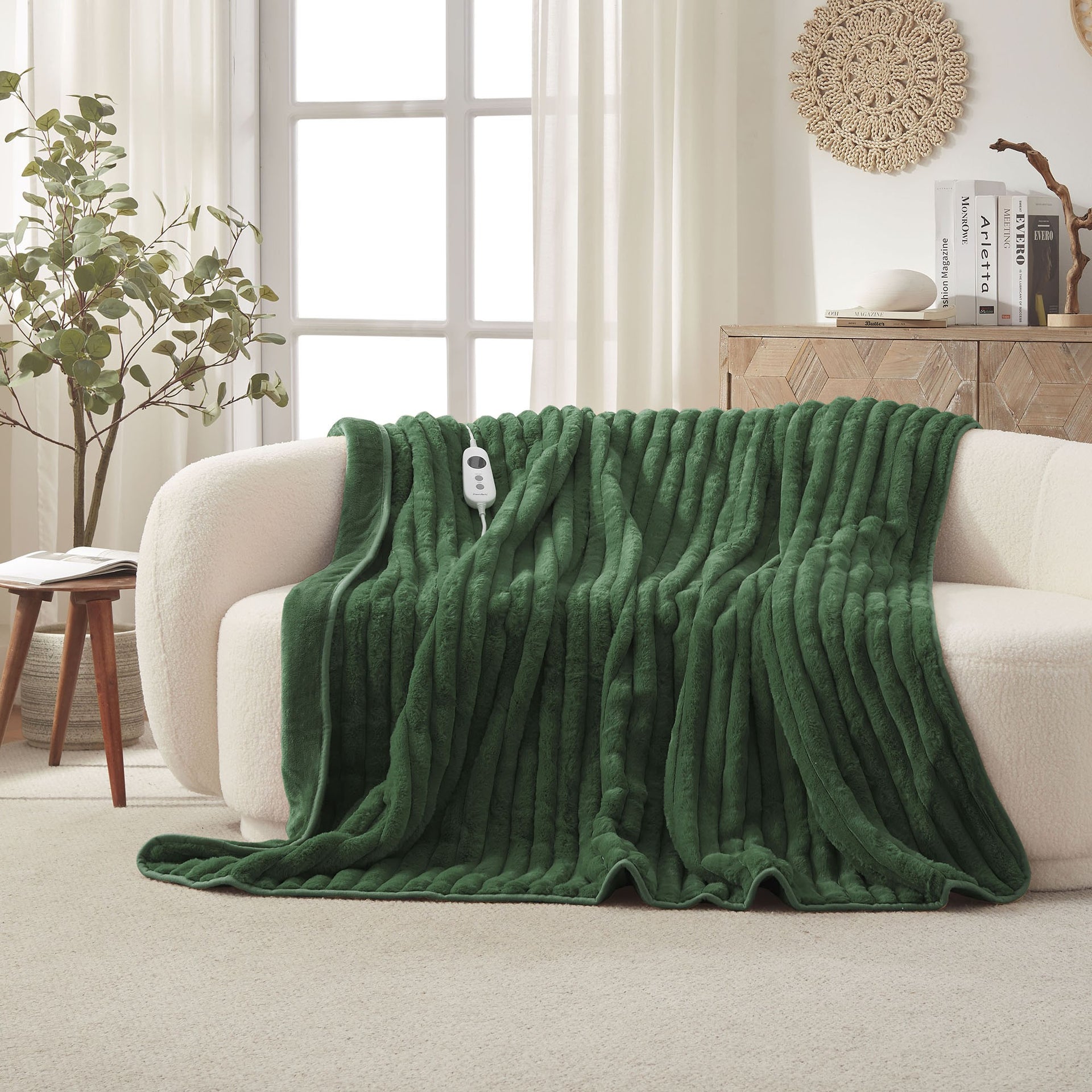 Dreamaker Cirra Chunky Embossed Fleece Heated Throw Emerald Green 180X200Cm