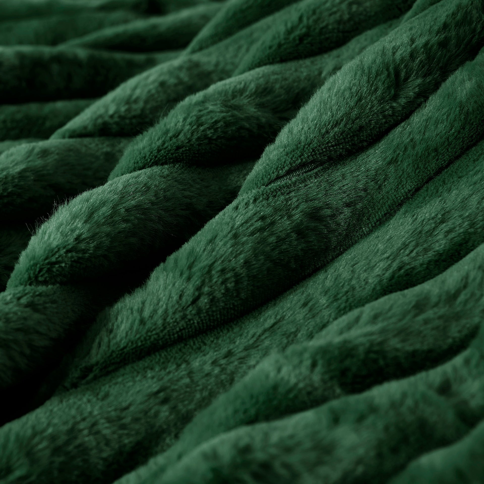 Dreamaker Cirra Chunky Embossed Fleece Heated Throw Emerald Green 180X200Cm