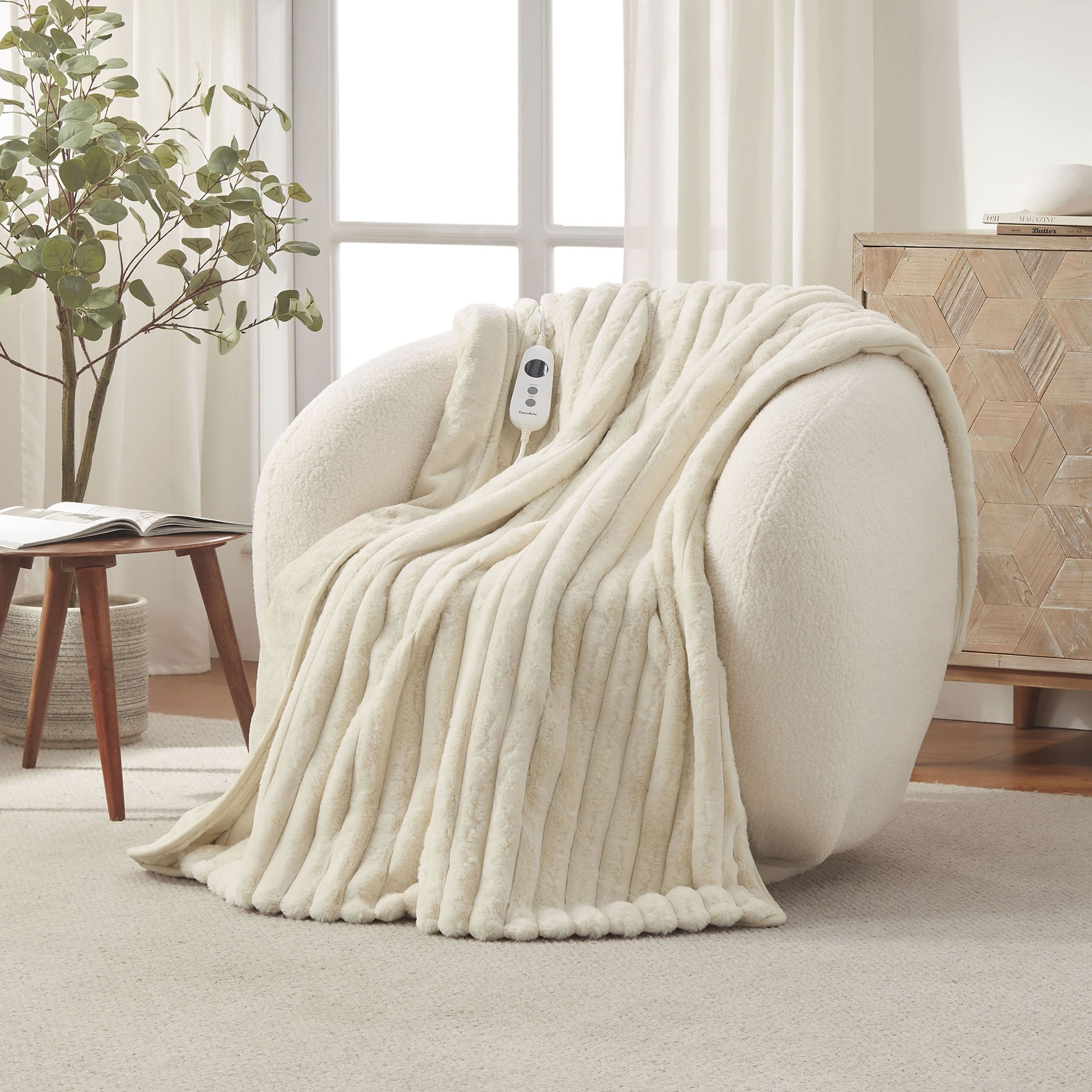 Dreamaker Cirra Chunky Embossed Fleece Heated Throw Natural 130X160Cm