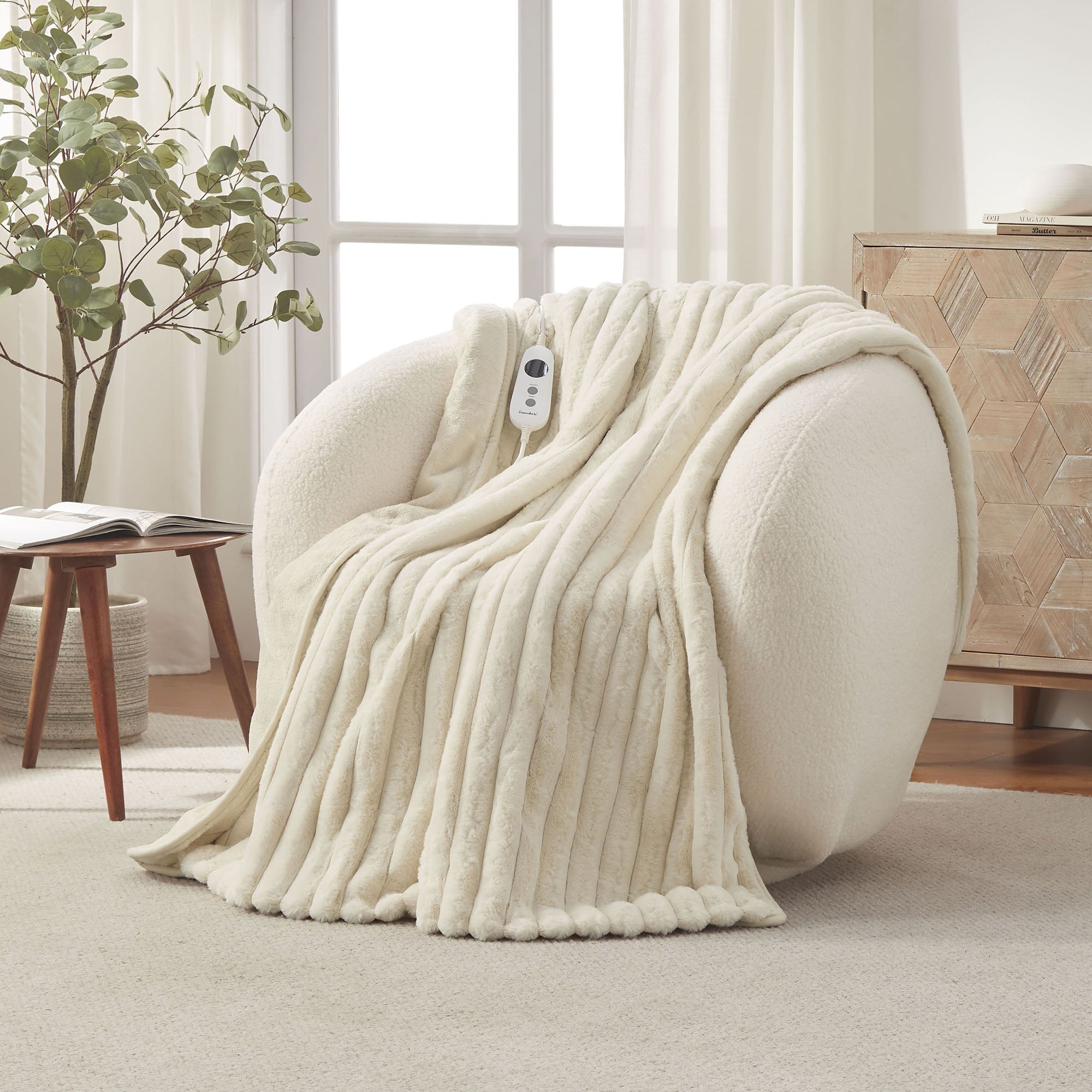 Dreamaker Cirra Chunky Embossed Fleece Heated Throw Natural 130X160Cm