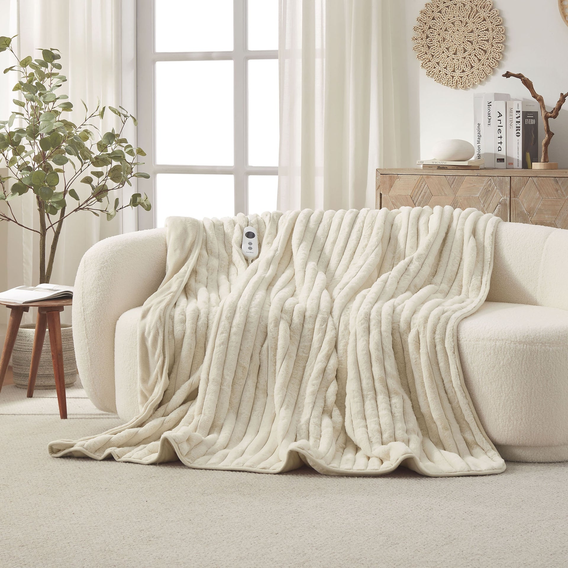 Dreamaker Cirra Chunky Embossed Fleece Heated Throw Natural 180X200Cm