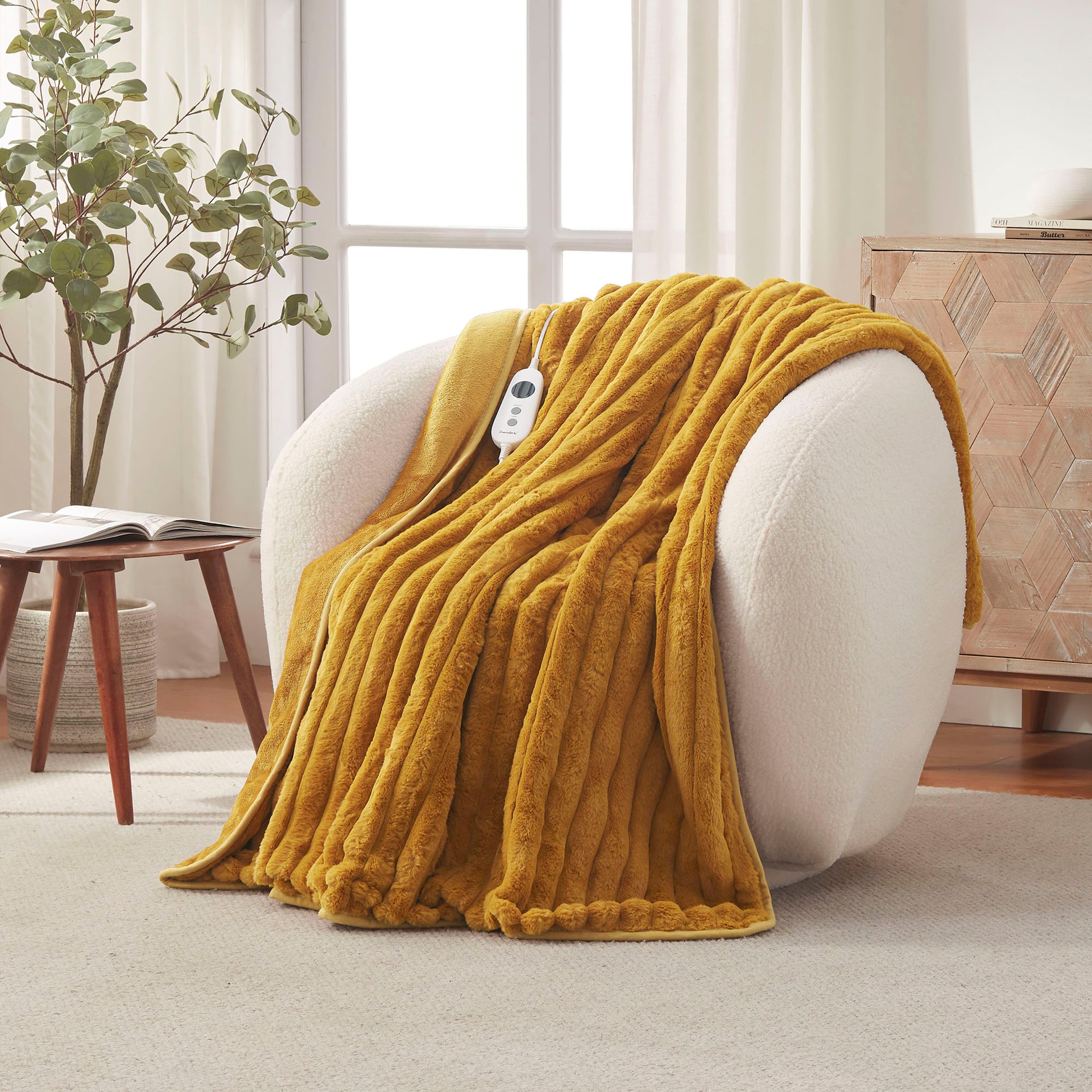 Dreamaker Cirra Chunky Embossed Fleece Heated Throw Mustard Gold 130X160Cm