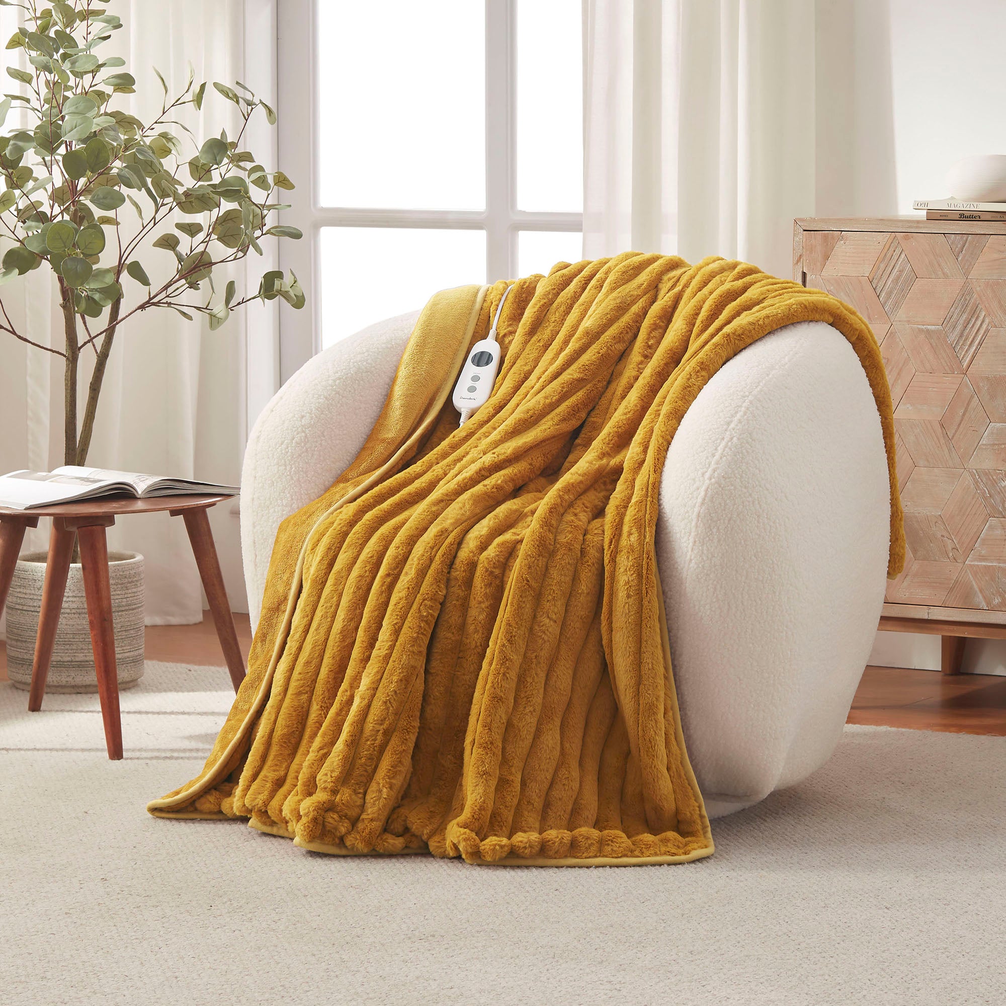 Dreamaker Cirra Chunky Embossed Fleece Heated Throw Mustard Gold 130X160Cm