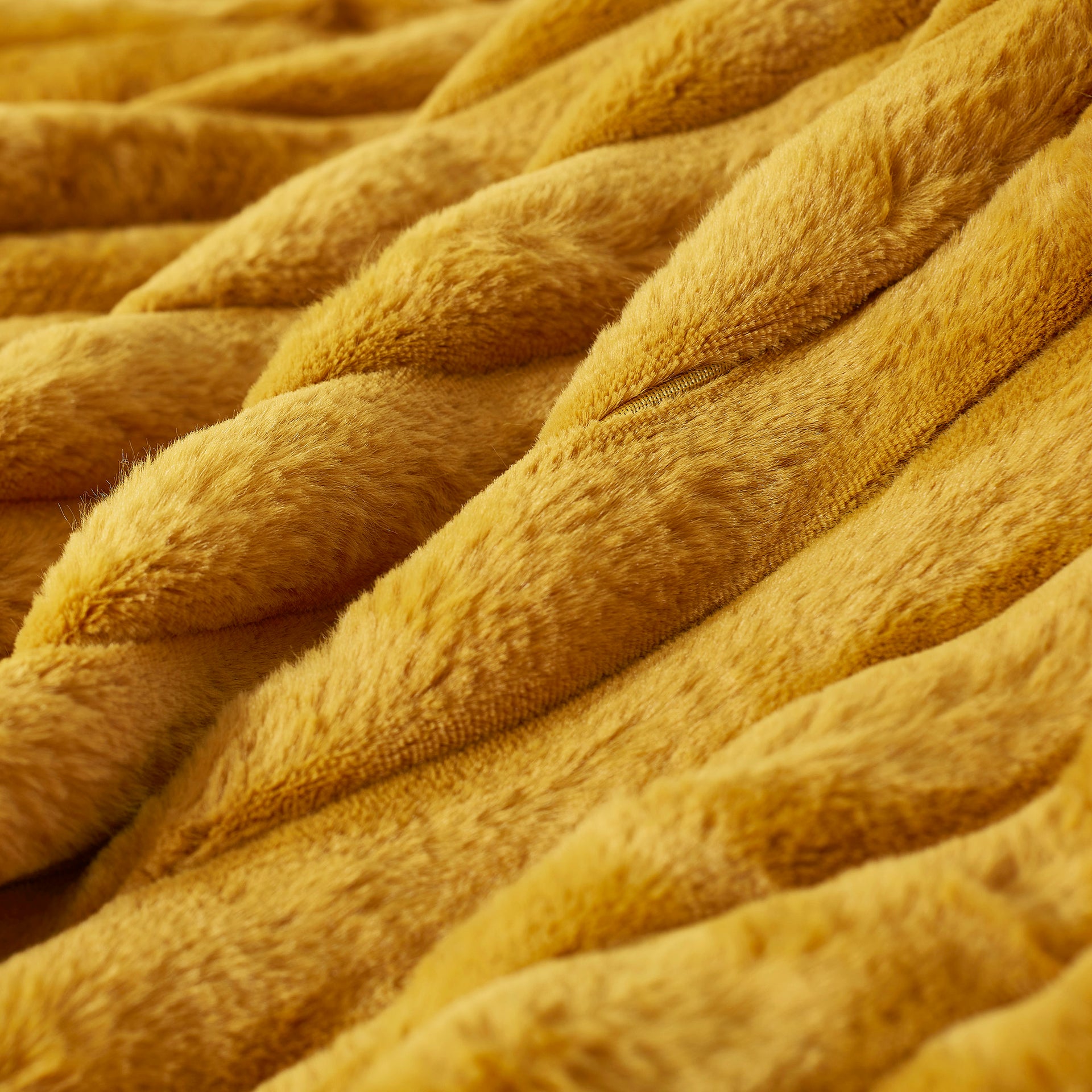 Dreamaker Cirra Chunky Embossed Fleece Heated Throw Mustard Gold 130X160Cm