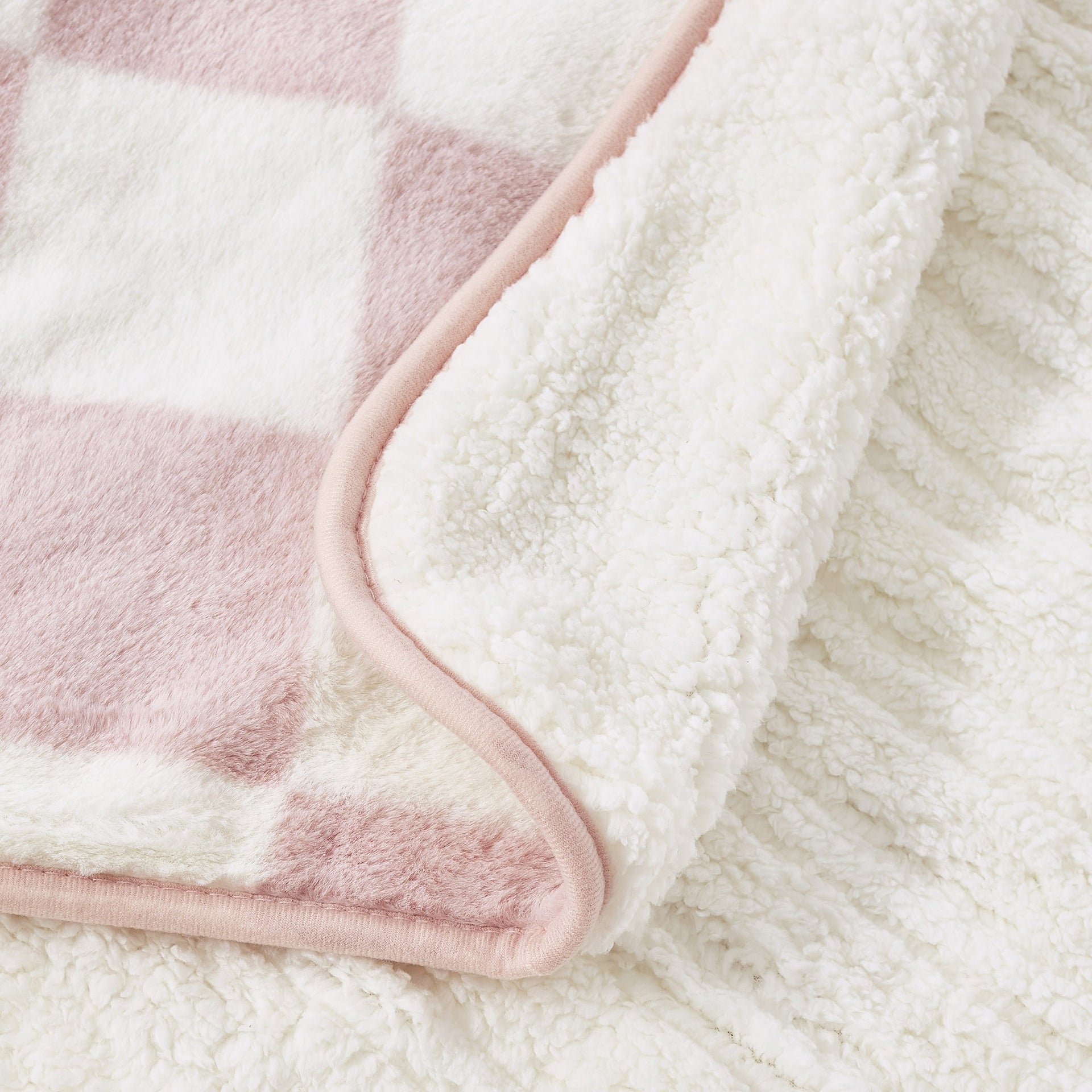Dreamaker Axia Checkered Plush Heated Throw Pink & Cream 130X160Cm
