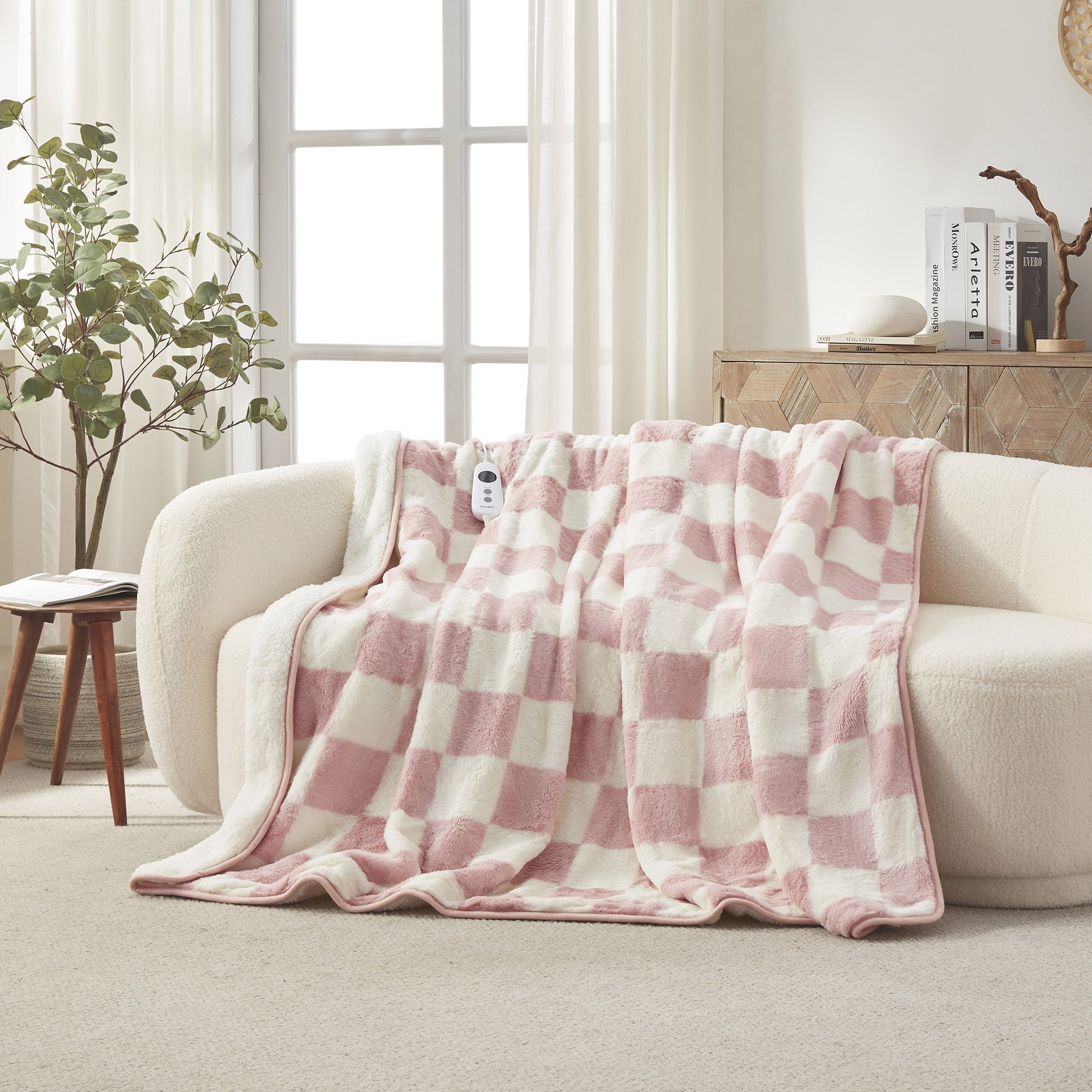 Dreamaker Axia Checkered Plush Heated Throw Pink & Cream 180X200Cm