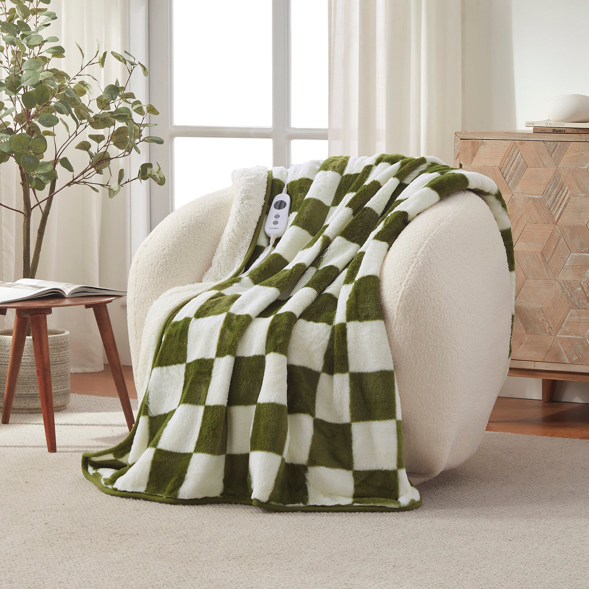Dreamaker Axia Checkered Plush Heated Throw Olive & Cream 130X160Cm