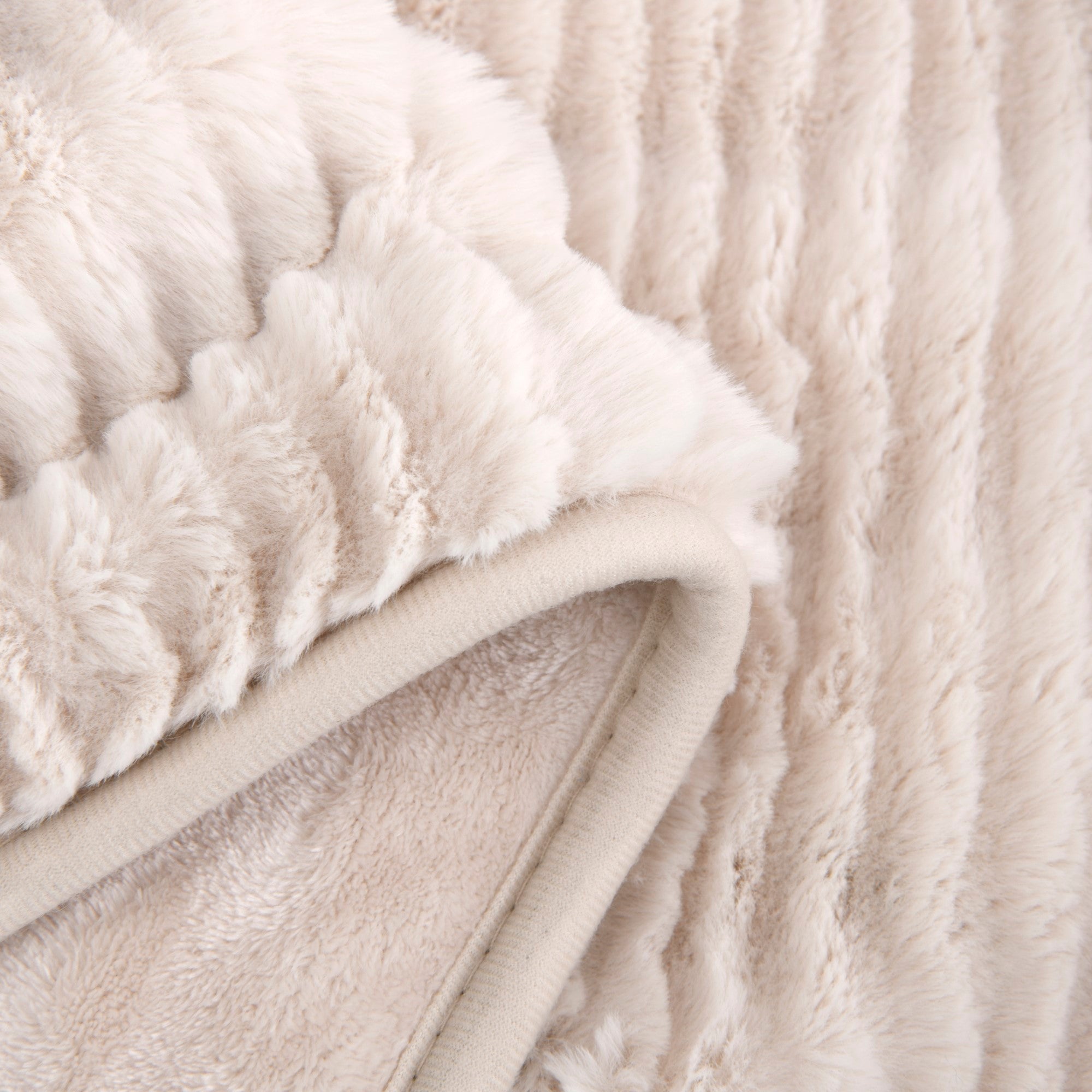 Dreamaker Millie Eyelash Fleece Reversible Heated Throw Natural 130X160Cm