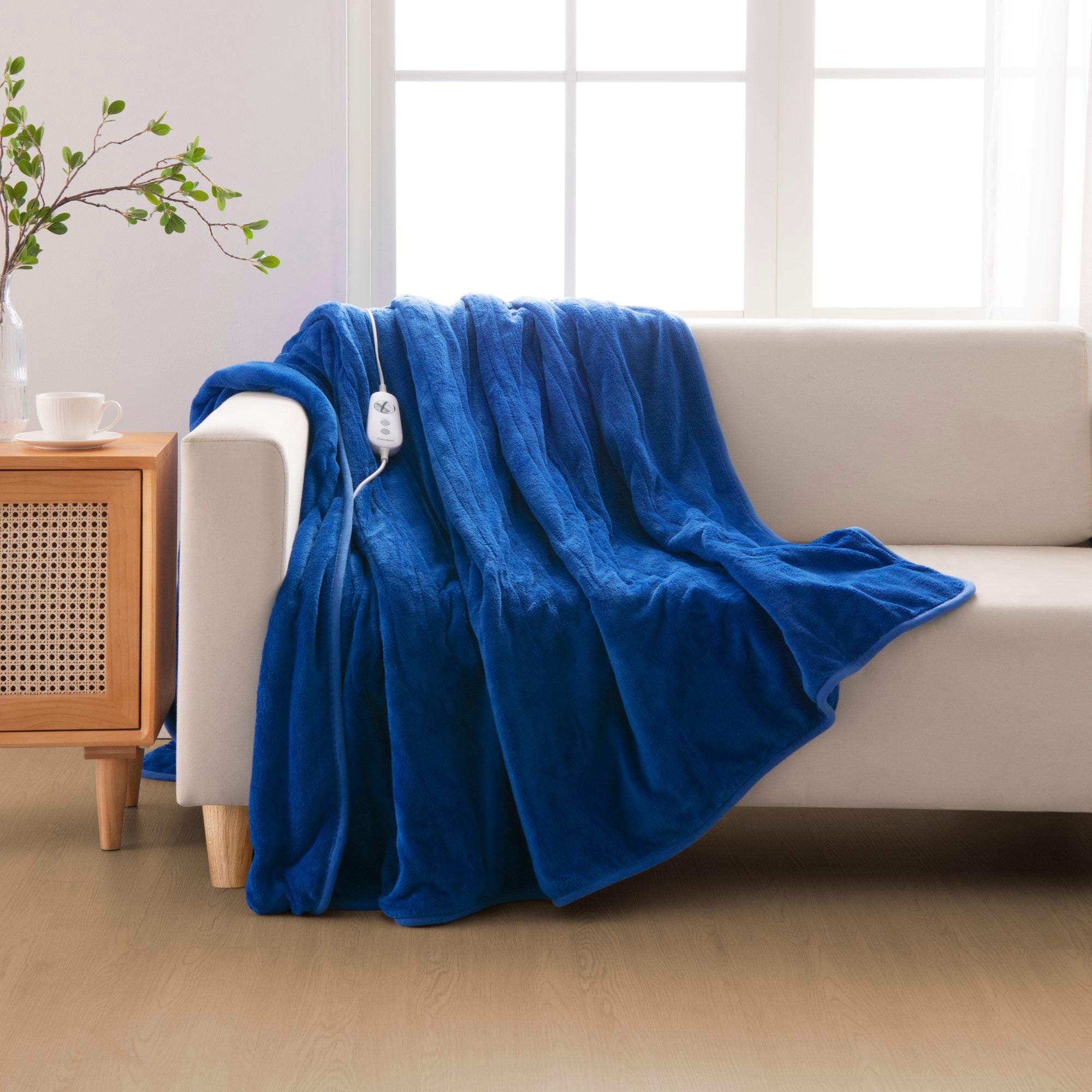 Dreamaker Ston Coral Fleece Heated Throw Classic Blue  180 X 200Cm