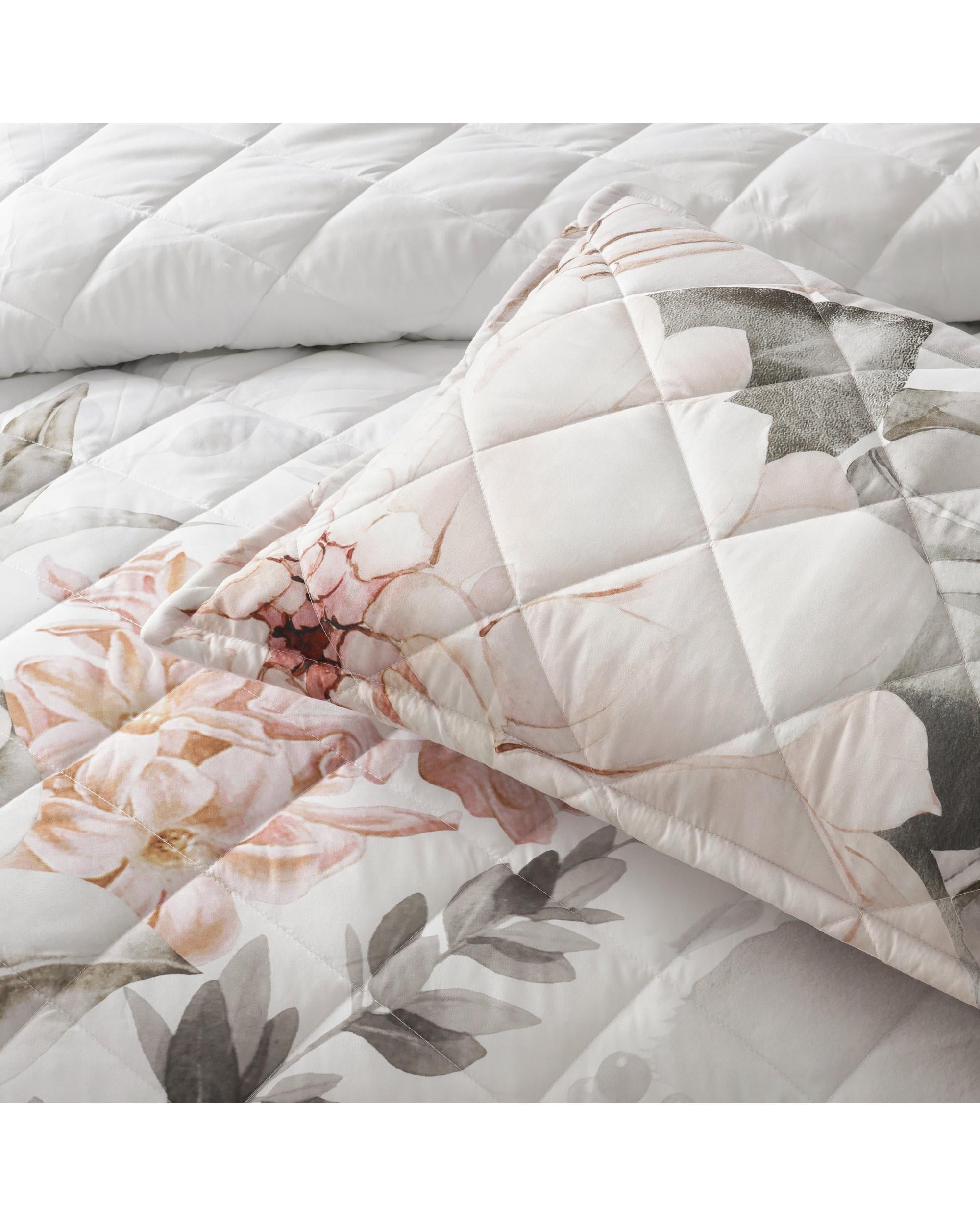 Bianca Bedding Giselle WHITE Coverlet Set