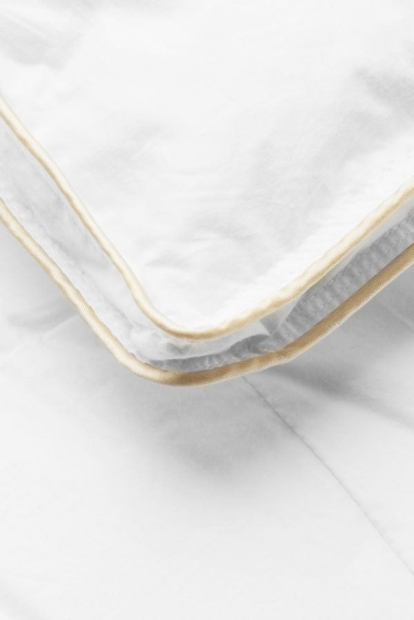 Downia Gold Collection ‘Signature Range’ quilt Downia