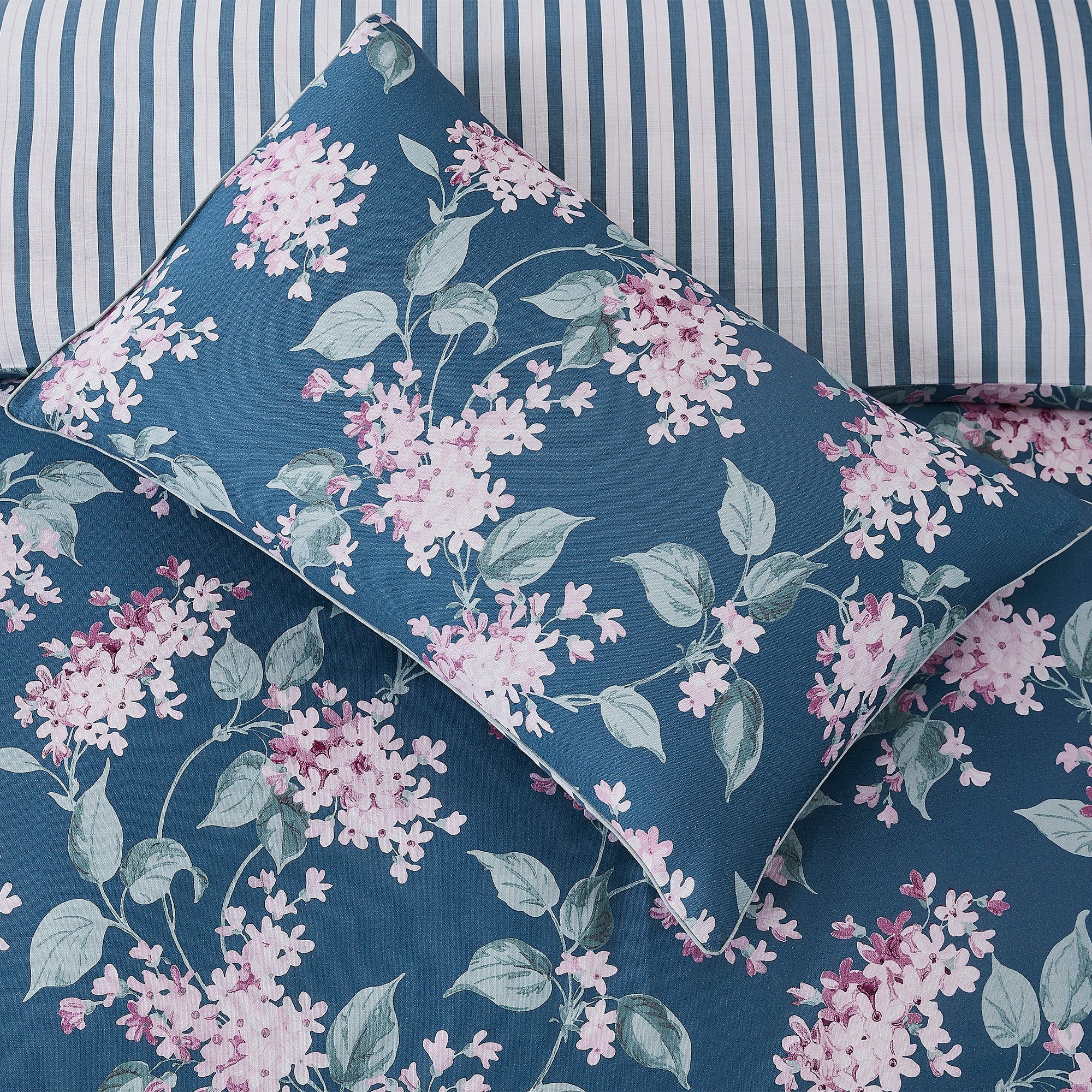 LAURA ASHLEY TRAILING VINT QUILT COVER SET
