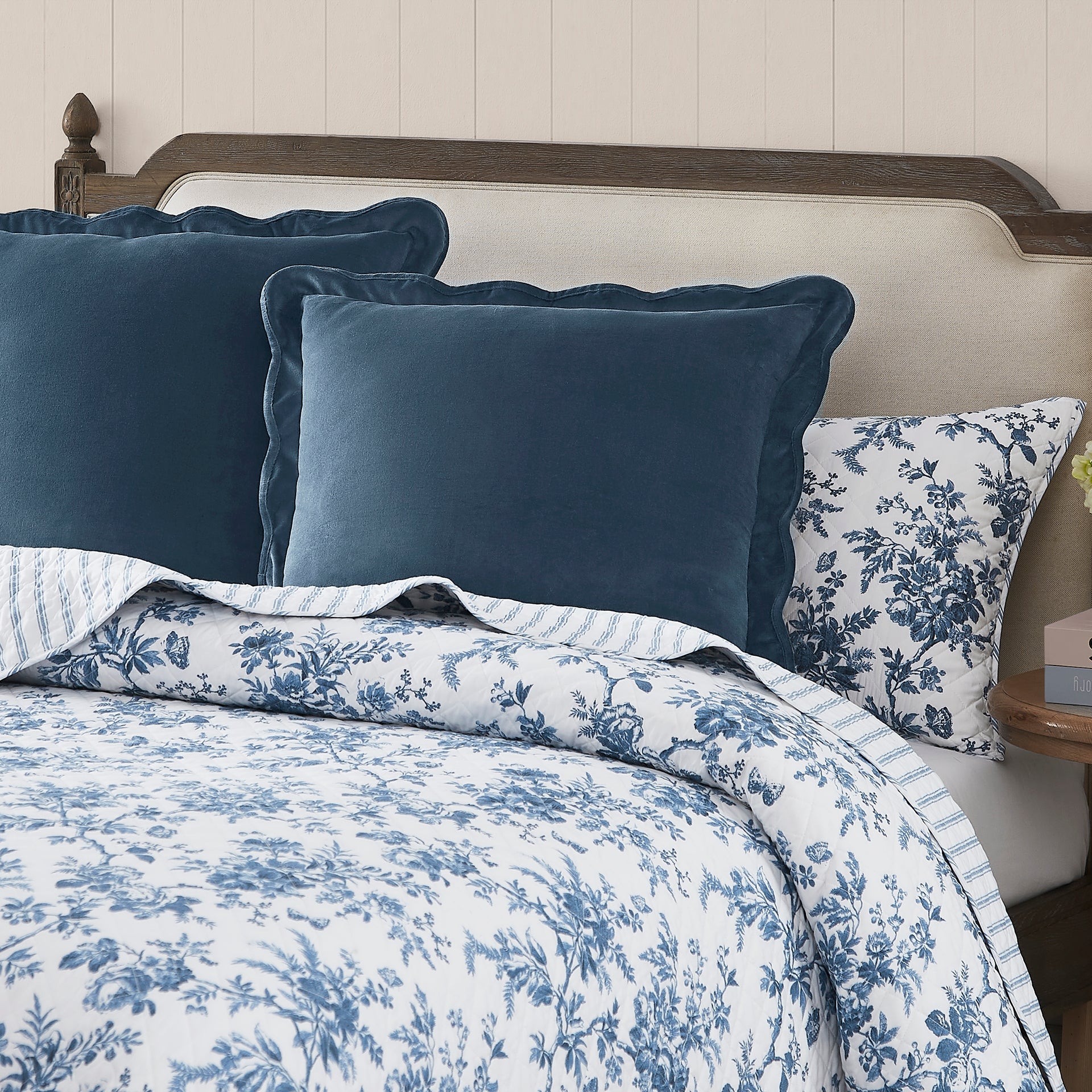 LAURA ASHLEY WALLED GARDEN COV COVERLET SET - BED M BLUE - Queen