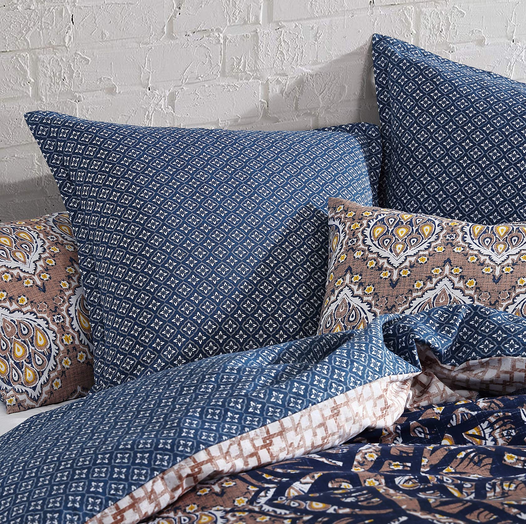 Logan & Mason MELIA INDIGO QUILT COVER SET Logan & Mason
