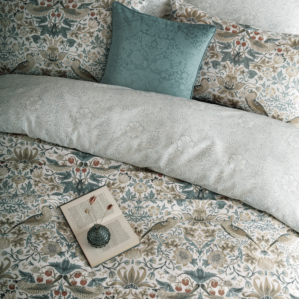 WILLIAM MORRIS AT HOME "Strawberry Thief" QUILT COVER SET