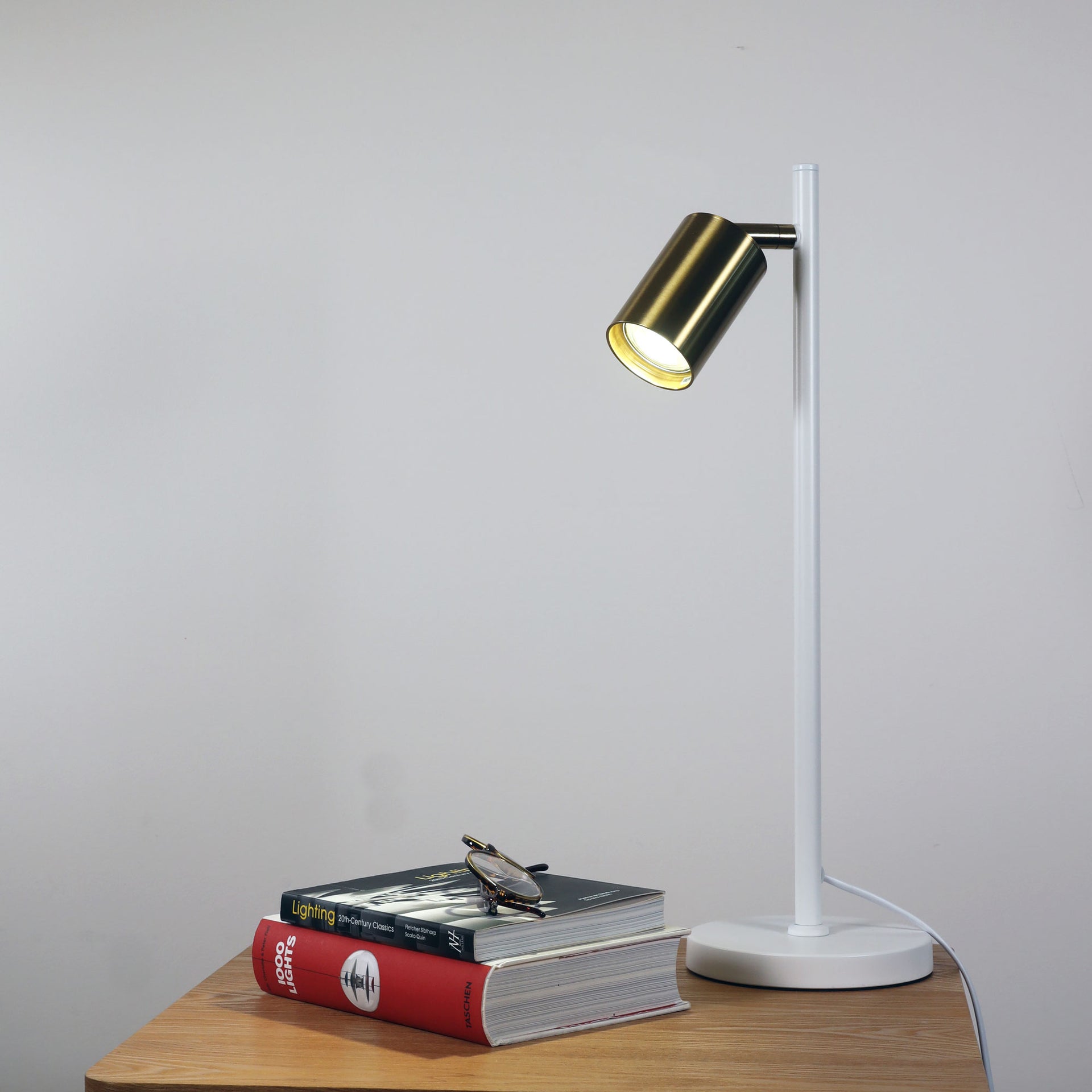 PONTE DESK WH/SB Desk Lamp White and Satin Brass