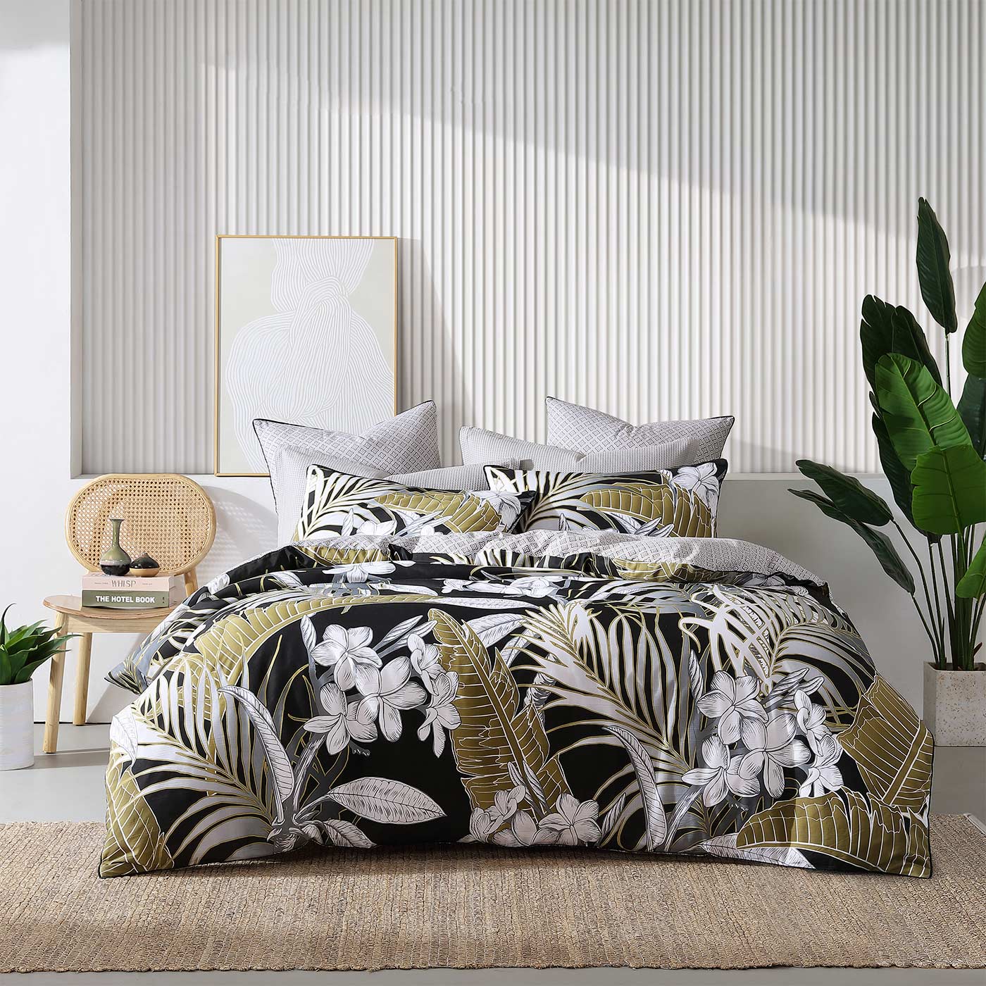 Logan & Mason TARIQ BLACK QUILT COVER SET Logan & Mason