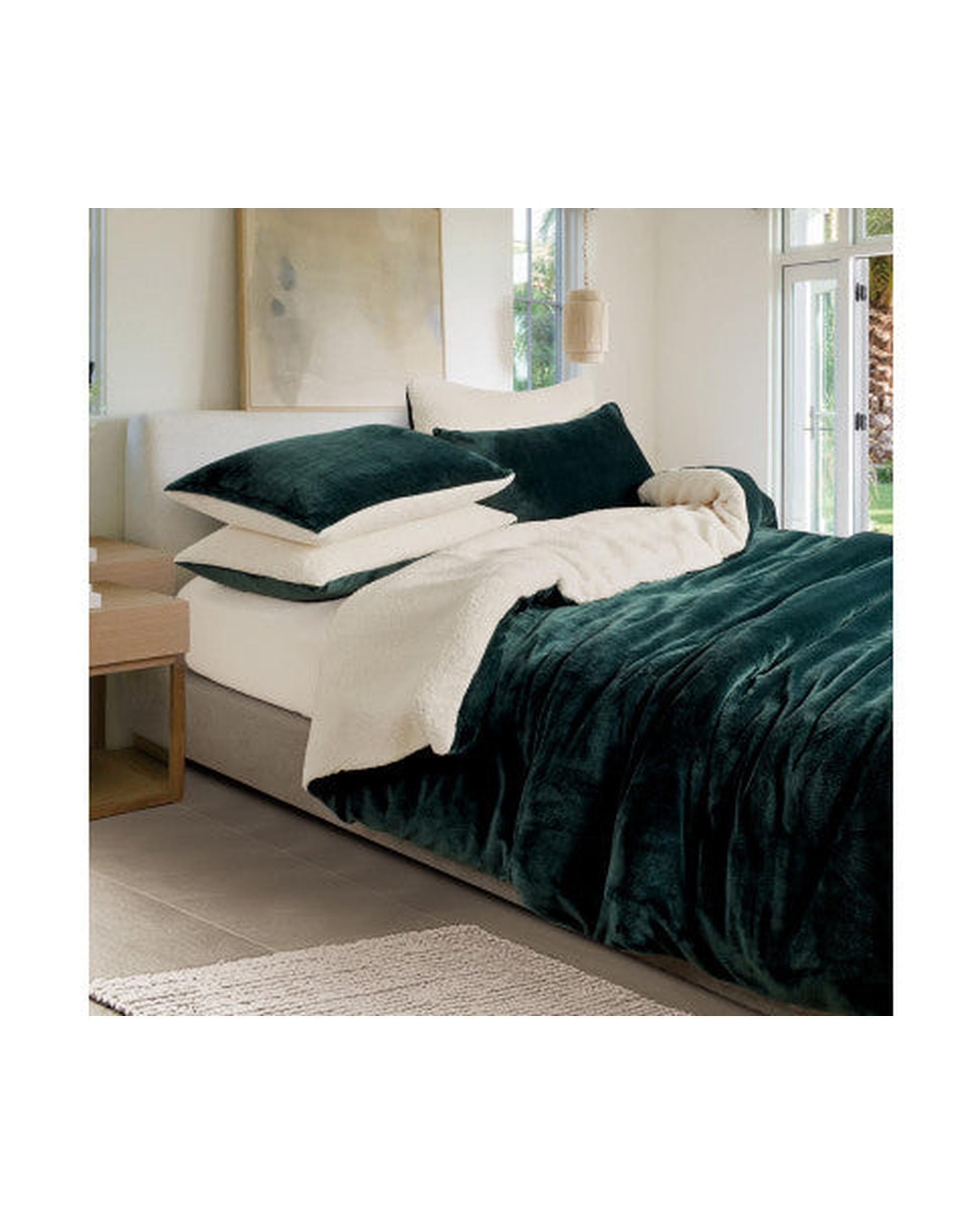 GIOIA CASA 2 in 1 Teddy Sherpa Quilt Cover Set and Blanket - EMERALD GREEN GIOIA CASA