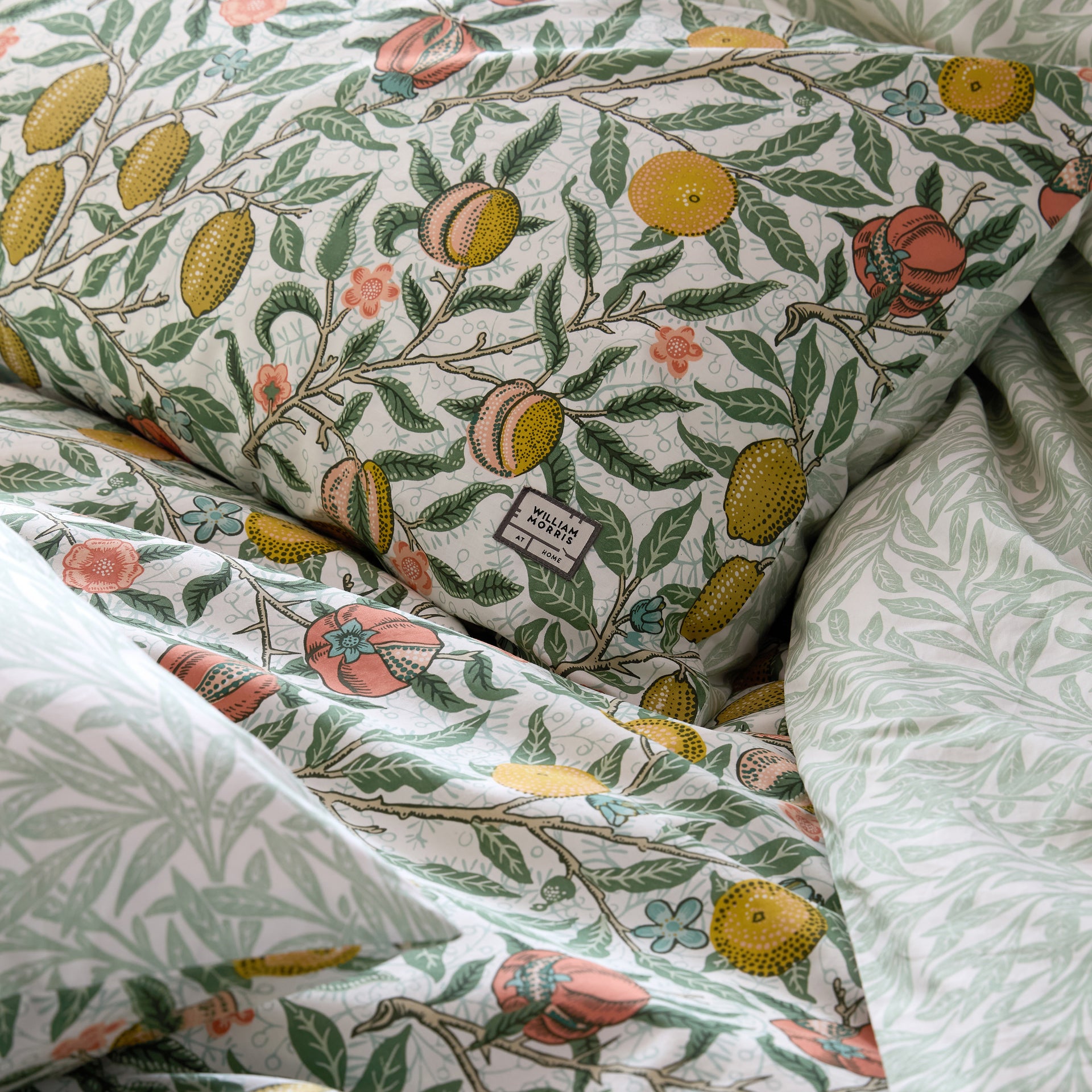 WILLIAM MORRIS AT HOME "Fruit" QUILT COVER SET