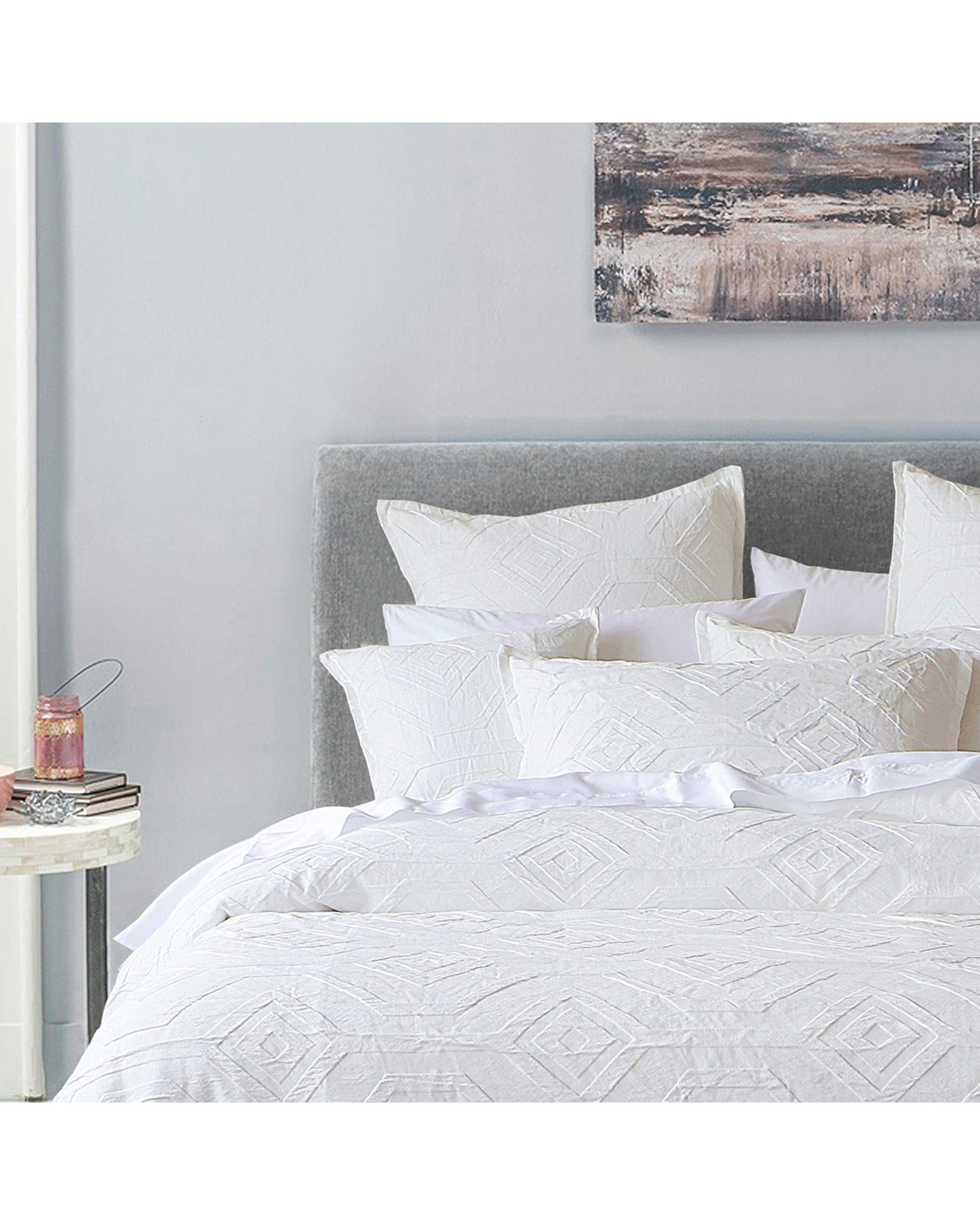 Bianca Bedding Quilt Cover Bianca Bedding Kora White Polyester Jacquard Quilt Cover Set