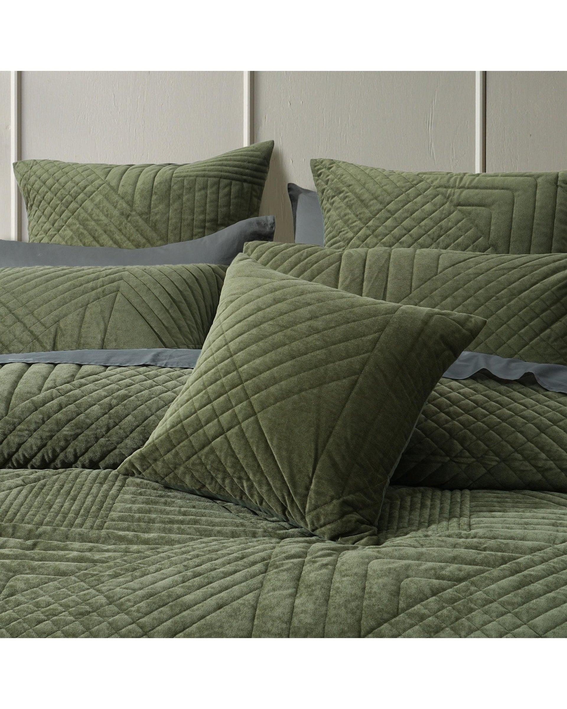 Bianca Bedding Quilt Cover Bianca Bedding NAVARRO Olive Polyester Velvet Quilt Cover Set