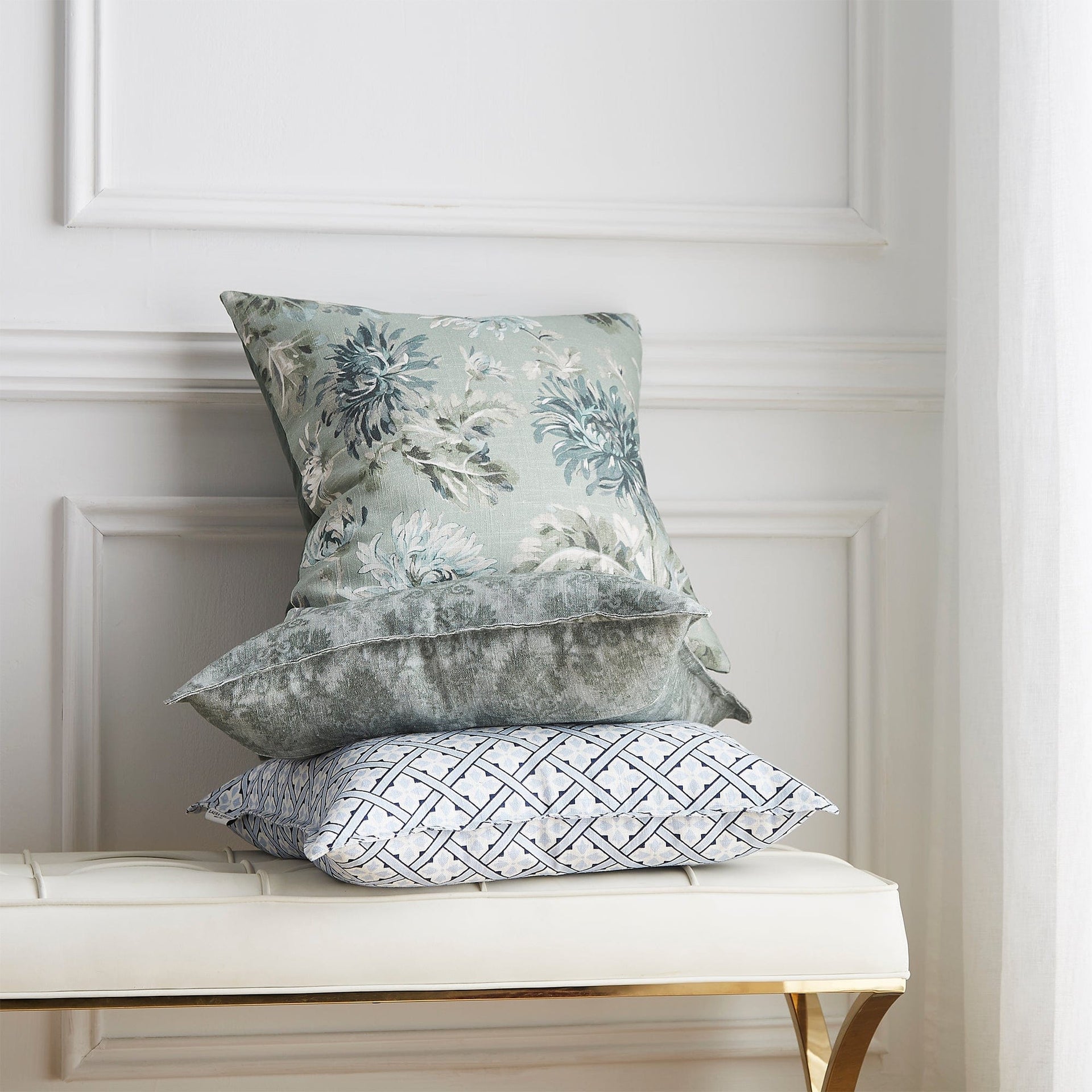 Laura Ashley Cushion LAURA ASHLEY | FORDEN HEDGEROW GREEN 50X50CM FILLED CUSHION