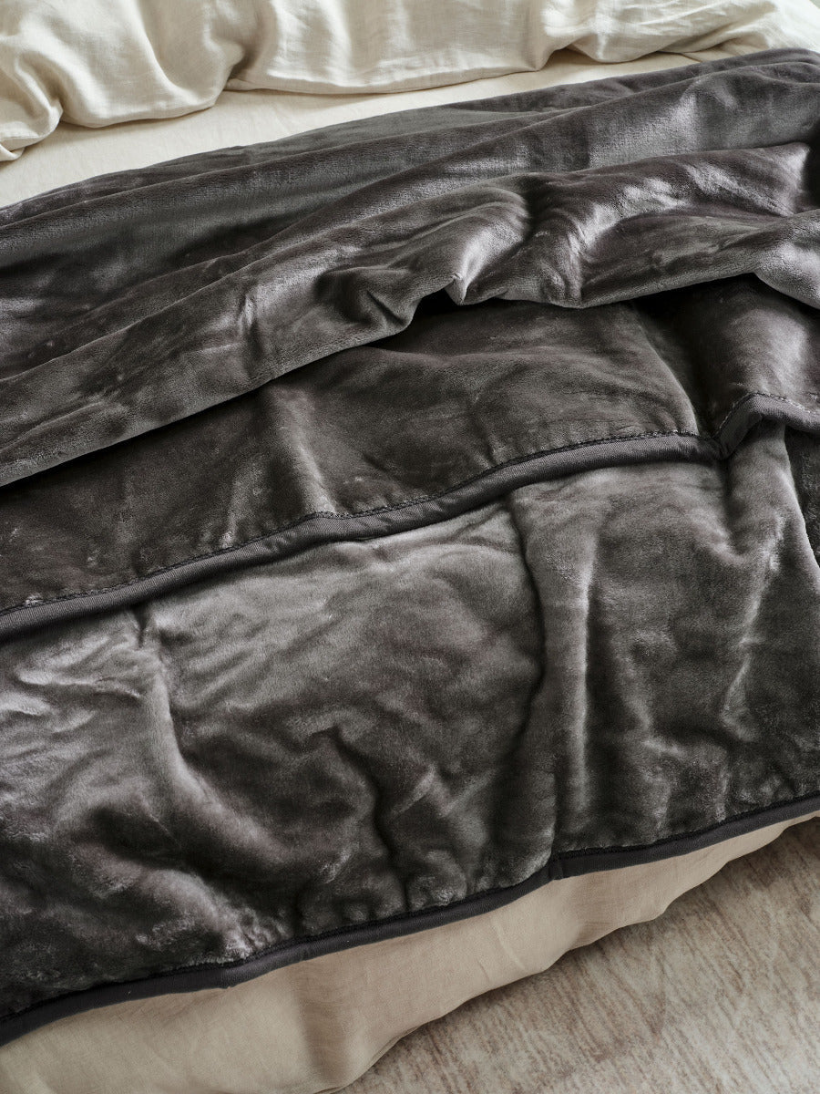 Linen House DOVER Blanket - SHADOW Linen House